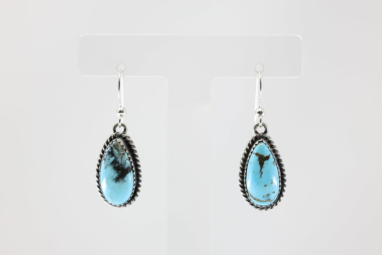 Native America Navajo Sterling Silver Kingman Turquoise Dangling Earring's By Freda Martinez.: This is a Native America Navajo Sterling Silver Kingman Turquoise Dangling Earring's By Freda Martinez. Stamp F.