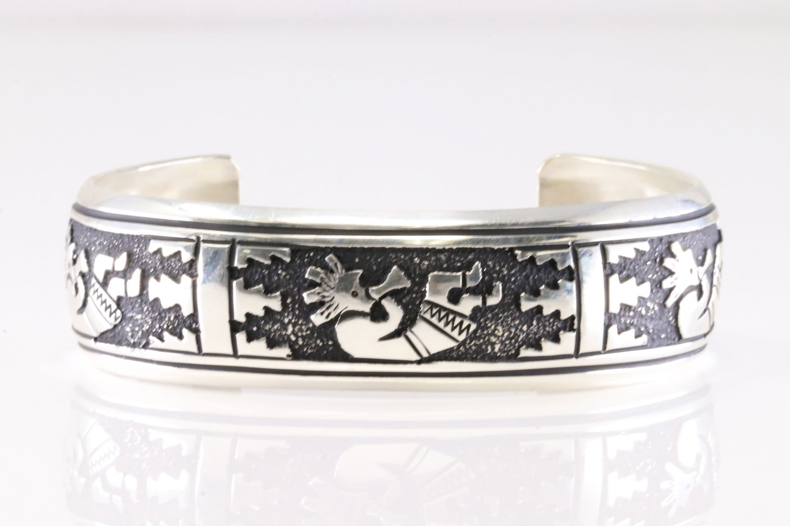Native America Navajo Sterling Silver Kokopelli Design Bracelet Cuff By T&R Singer. (1 of 4)