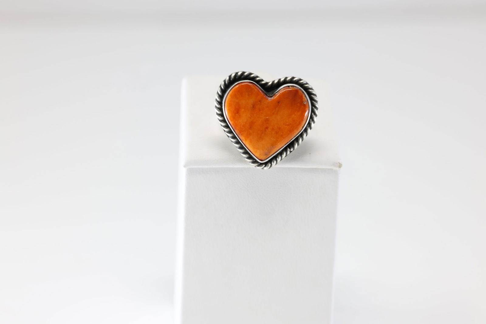Native America Navajo Sterling Silver Spiny Oyster Heart Ring By D.: This is a Native America Navajo Sterling Silver Spiny Oyster Heart Ring By D. Stamp D. Ring Size: 6.00.