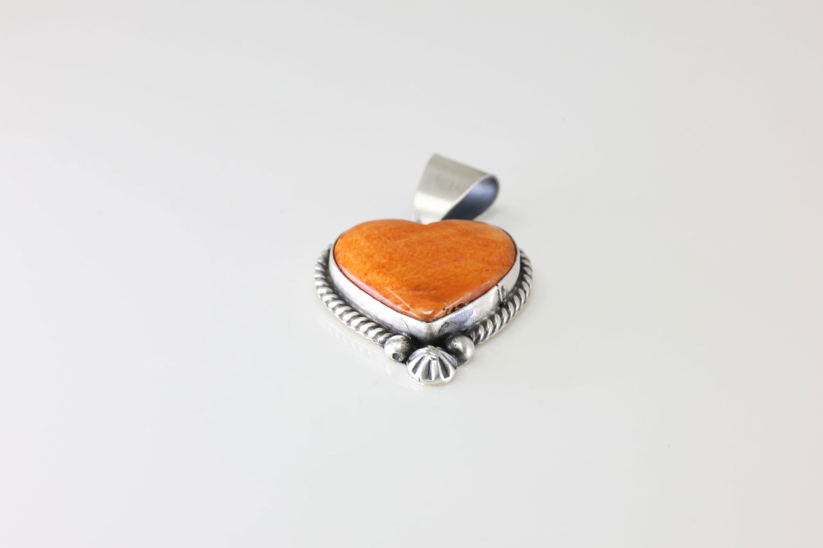 Native America Navajo Sterling Silver Spiny Oyster Heart Pendant By Johnny Dixon. (1 of 3)