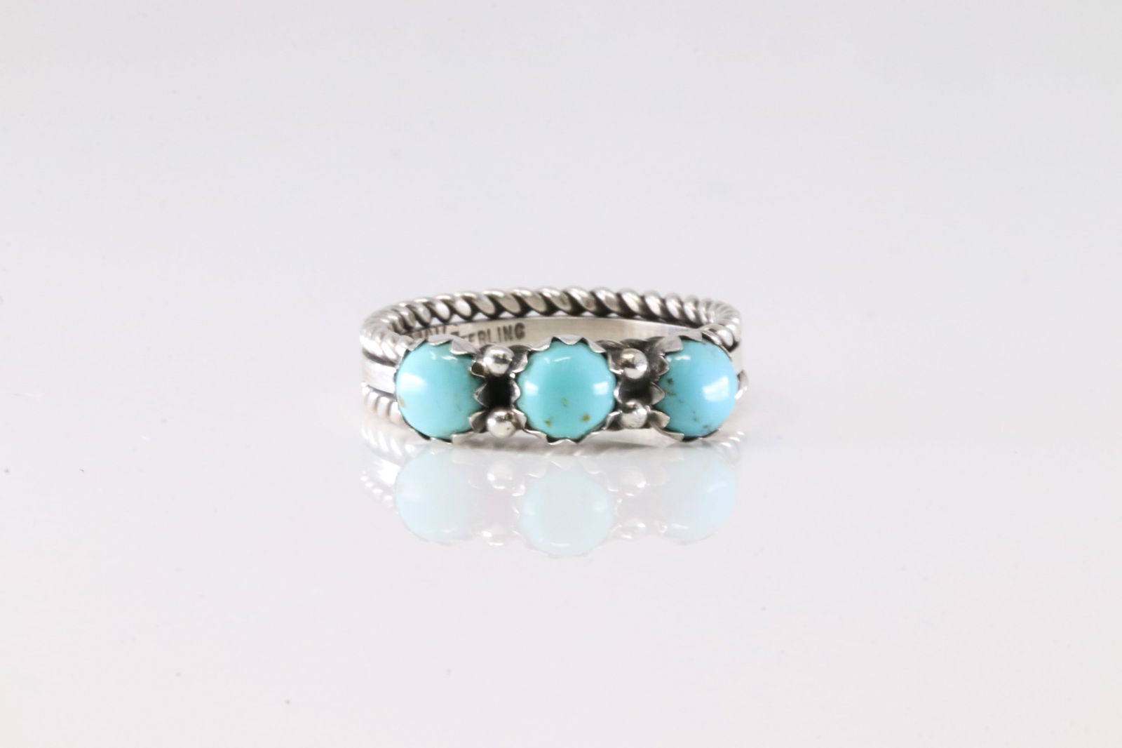 Native America Navajo Sterling Silver Turquoise Ring By King. (1 of 4)
