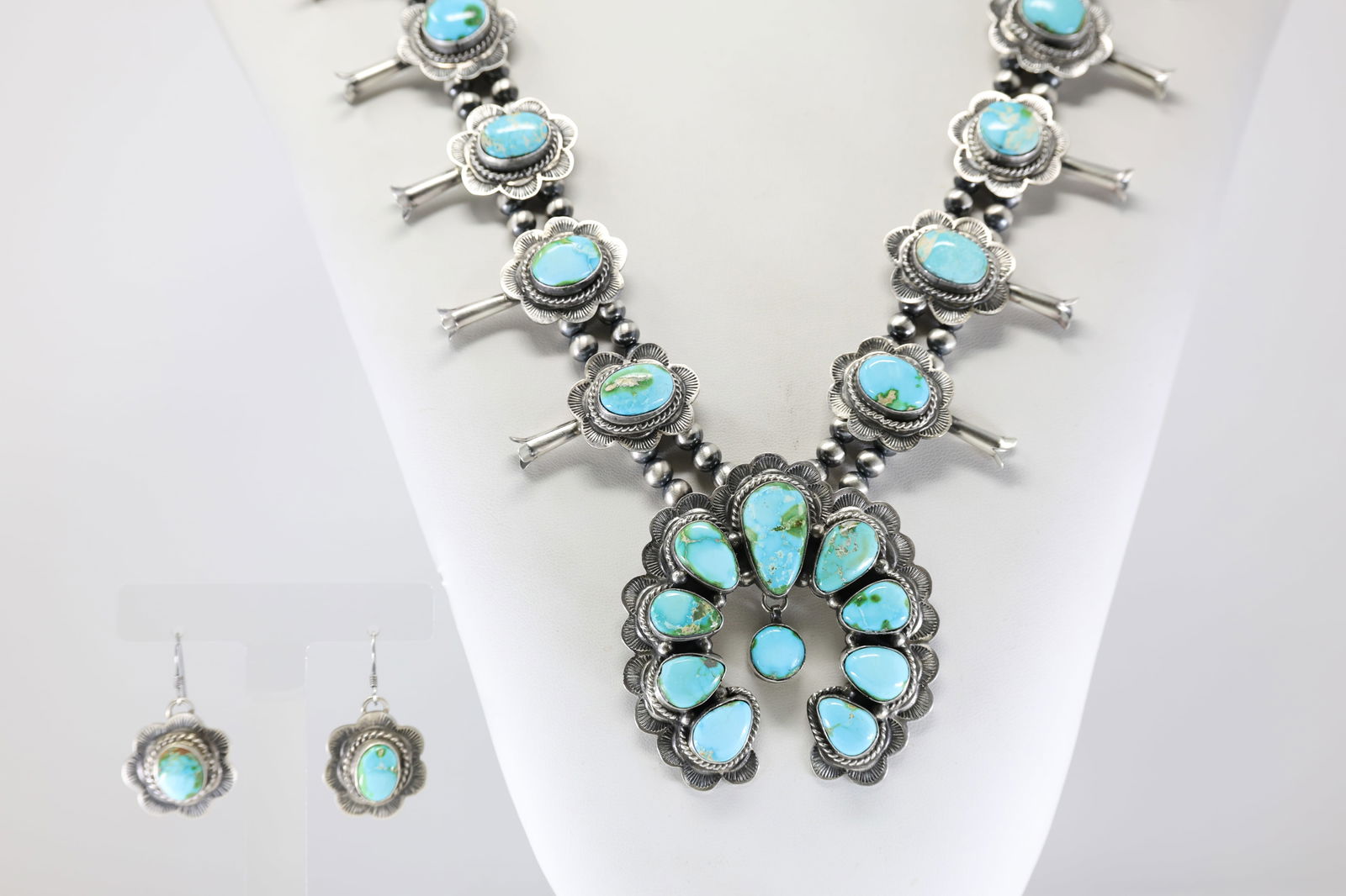 Native America Navajo Sterling Silver Sonora Gold Squash Blossom Necklace & Earring's Set By Kee- J.: This is a Native America Navajo Sterling Silver Sonora Gold Squash Blossom Necklace & Earring's Set By Kee- J. Stamp Kee- J. Necklace Length: 24.00. Total Weight: 160.70 Grams.