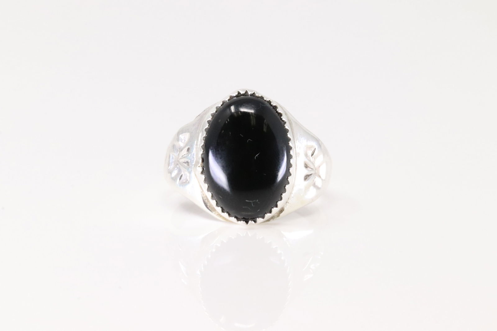 America Sterling Silver Black Onyx Ring. (1 of 4)