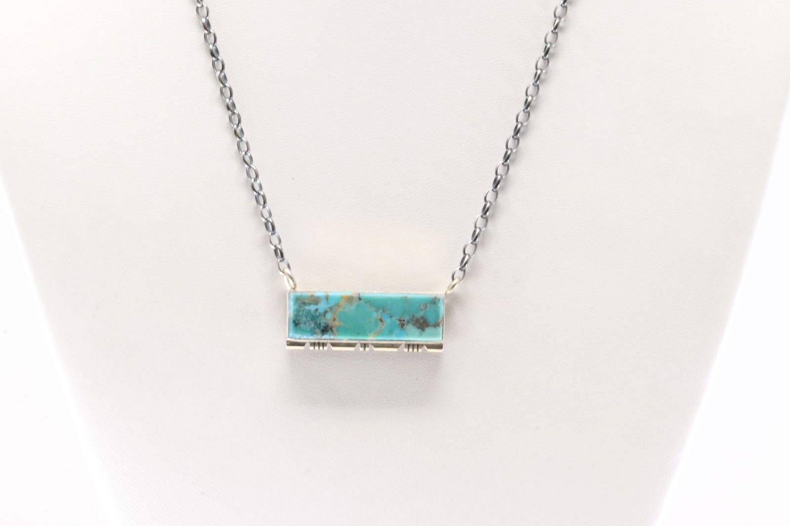 Native America Navajo Sterling Silver Kingman Turquoise Necklace By Steve Francisco.: This is a Native America Navajo Sterling Silver Kingman Turquoise Necklace By Steve Francisco. Stamp SF. Necklace Length: 16.00.