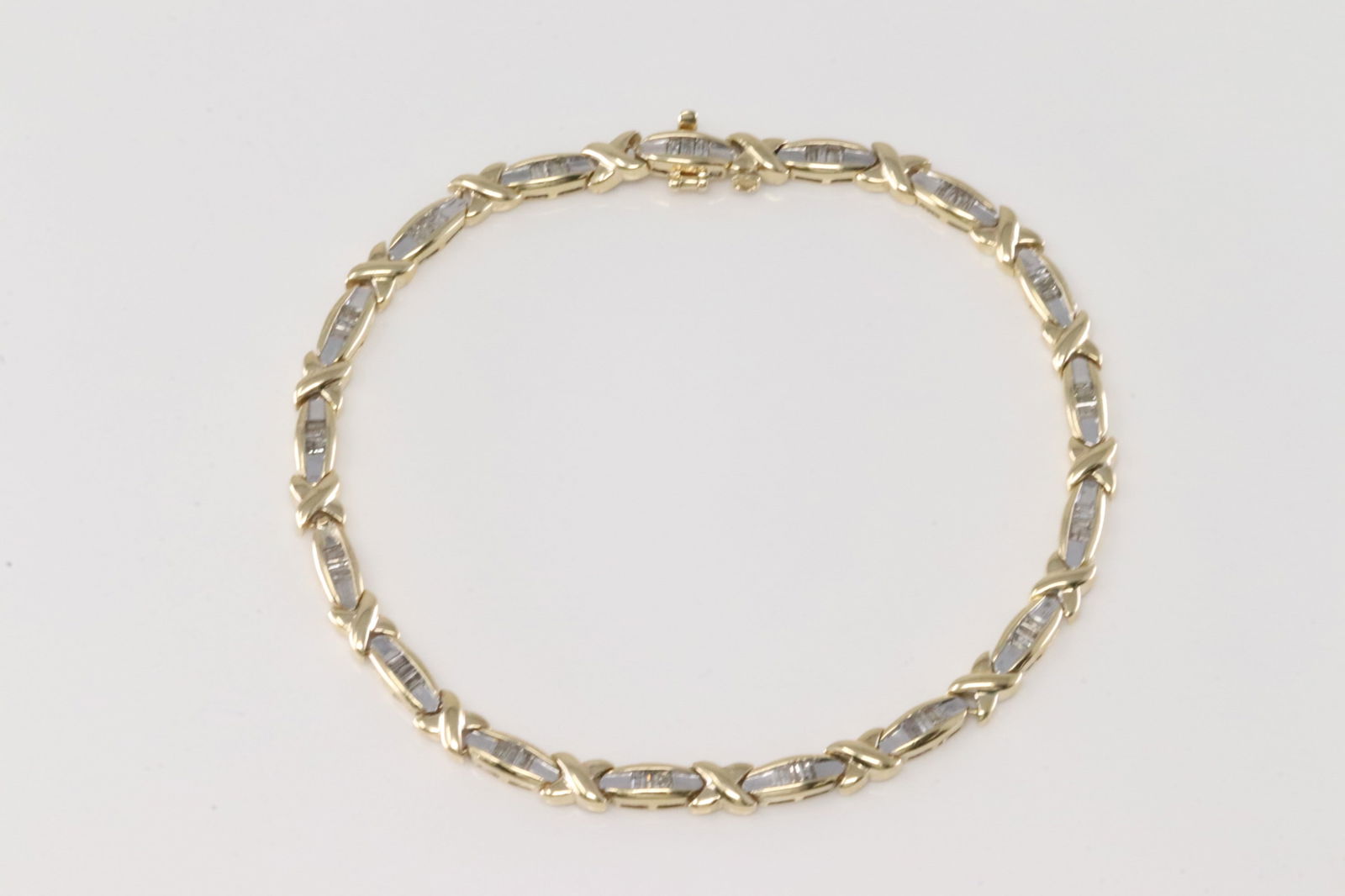 Elegant Diamond Bracelet 14Kt. (1 of 5)