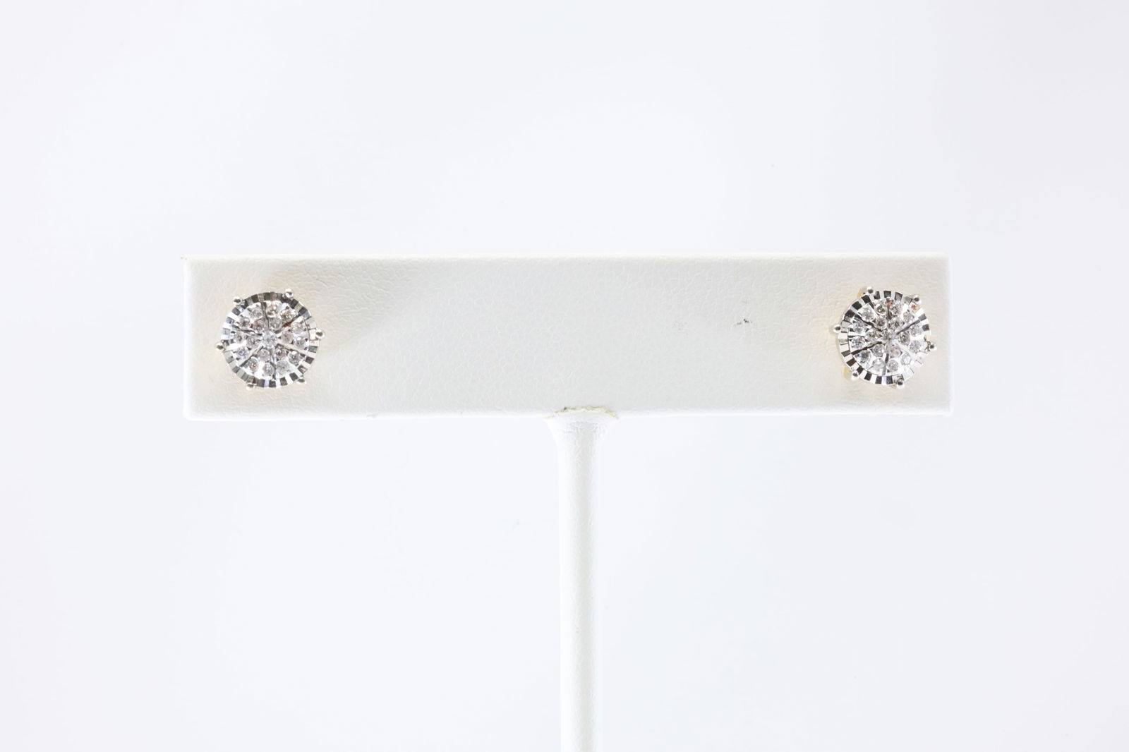 Diamond Stud Earring 18Kt. - 3