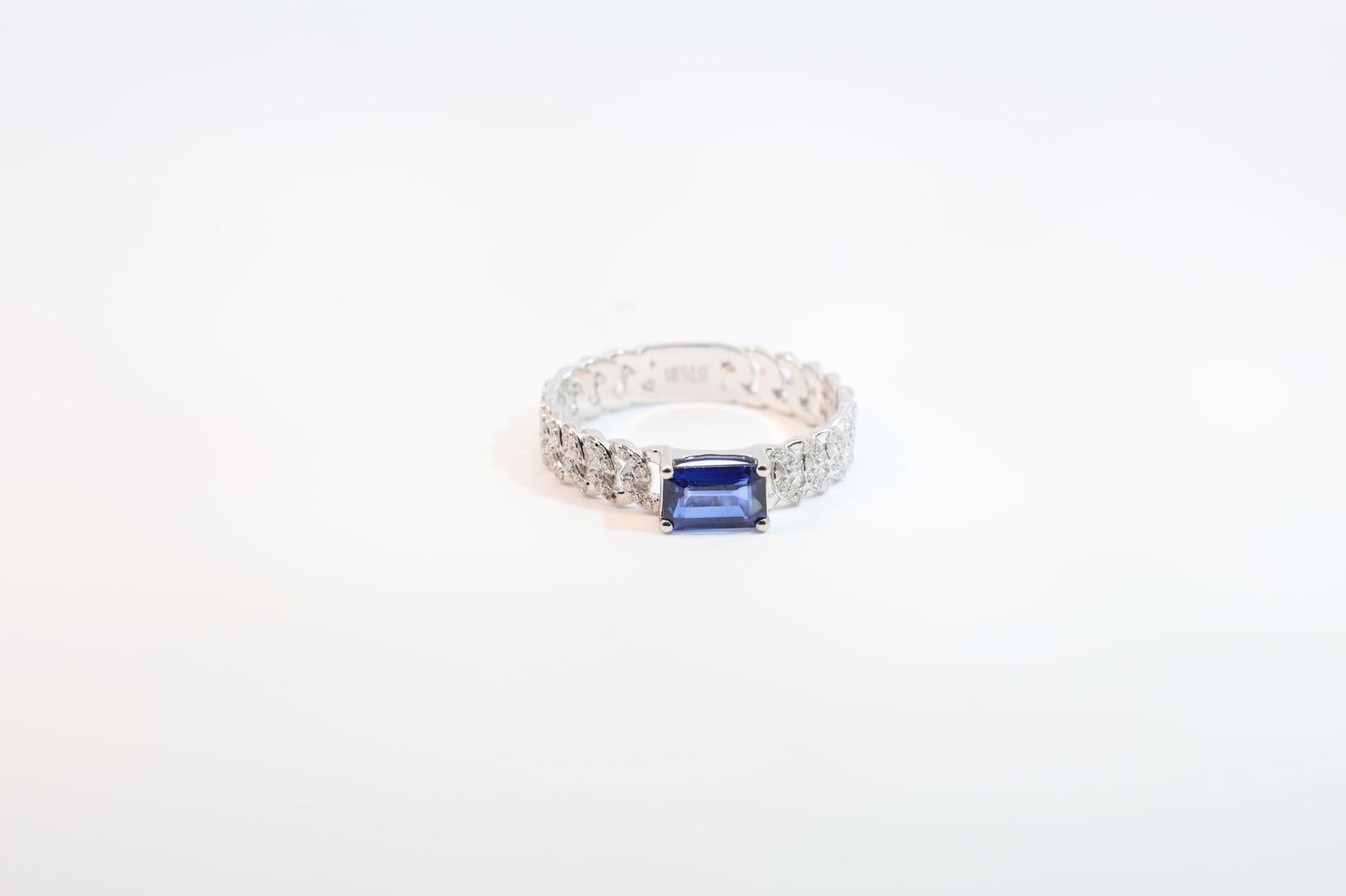Sapphire & Diamond Ring 14Kt.: Sapphire & Diamond Ring 14Kt.