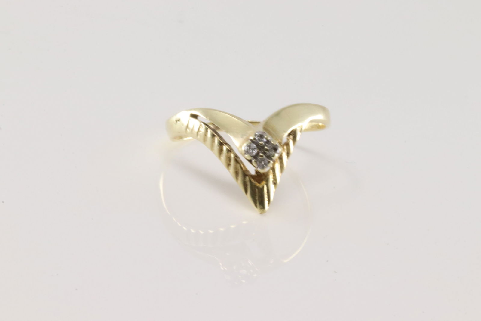 Diamond Ring 14Kt. (1 of 4)