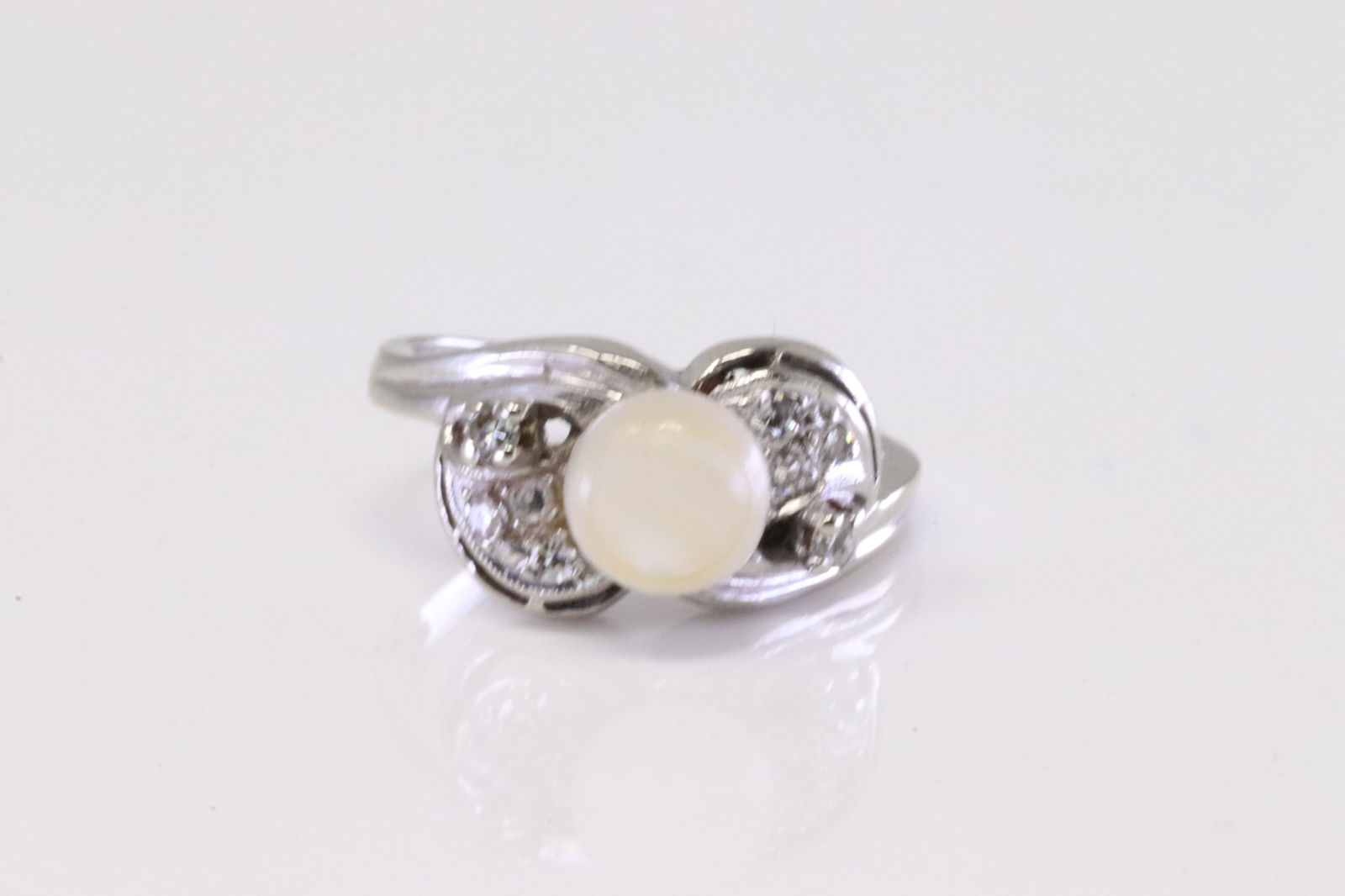 Pearl & Diamond Ring 14Kt. (1 of 4)