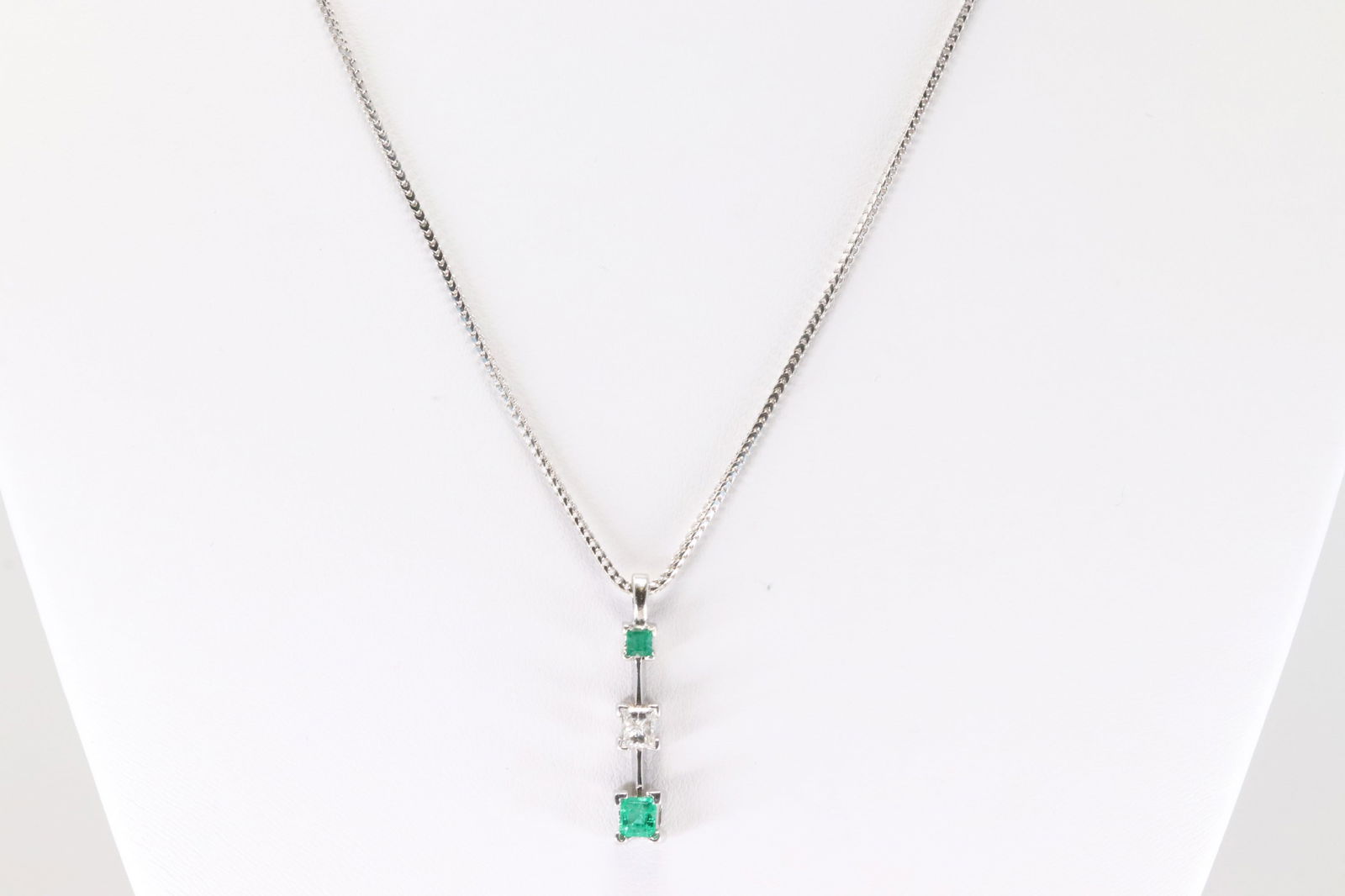 Emerald & Diamond Pendant / Necklace 14Kt. (1 of 4)