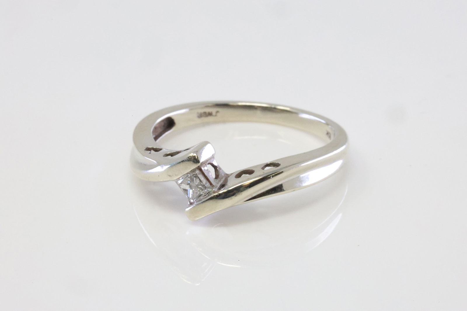 Diamond Ring 10Kt. - 2