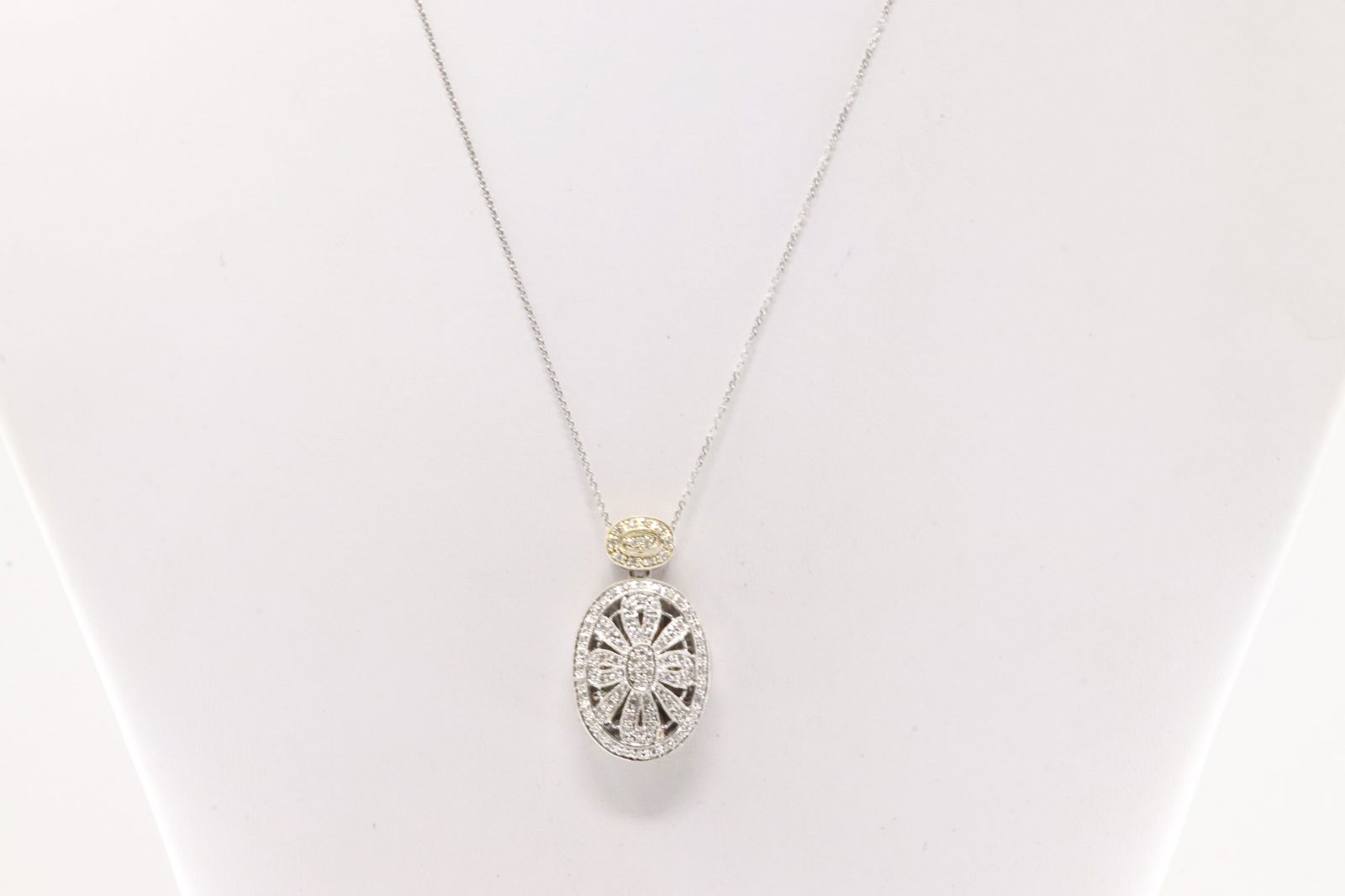 Diamond Pendant and Necklace 14Kt.: 14Kt White Gold Diamond Photo Frame Pendant and Necklace. This elegant pendant is perfect to memory photo with brilliants round diamonds and a 14Kt Necklace. ( openable frame ) Diamonds weight