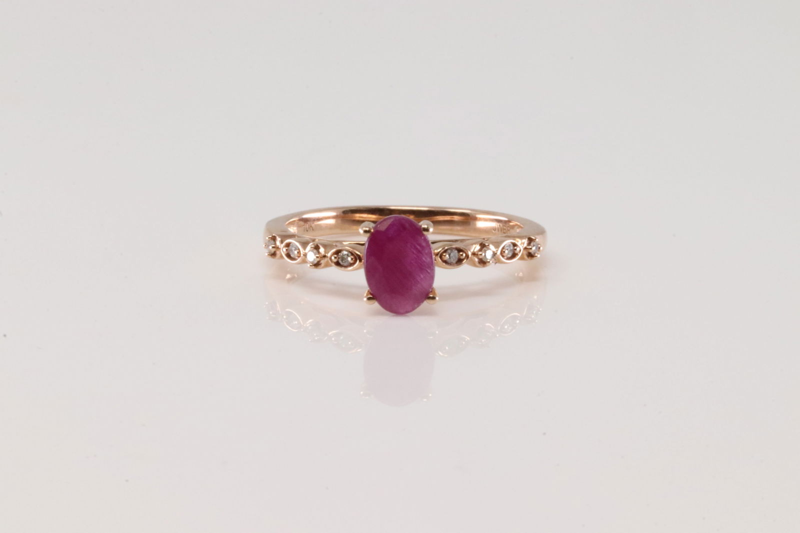 Ruby & Diamond Ring 10Kt. (1 of 4)