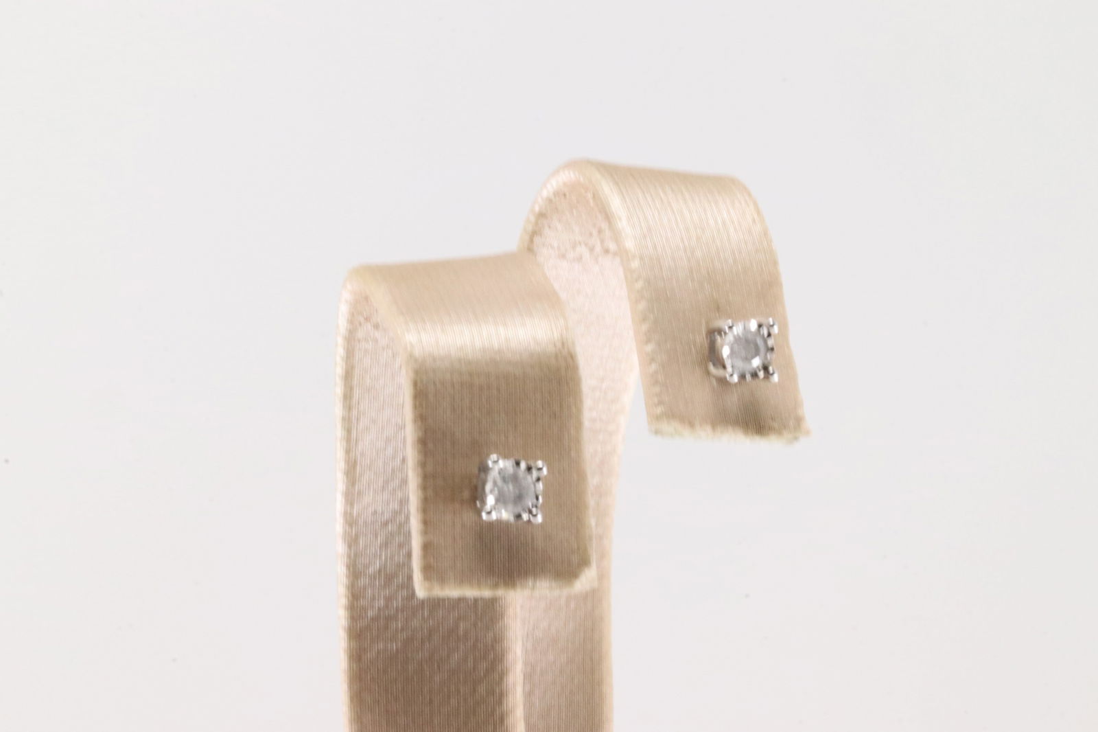 Diamond Stud Earring 10Kt. - 3