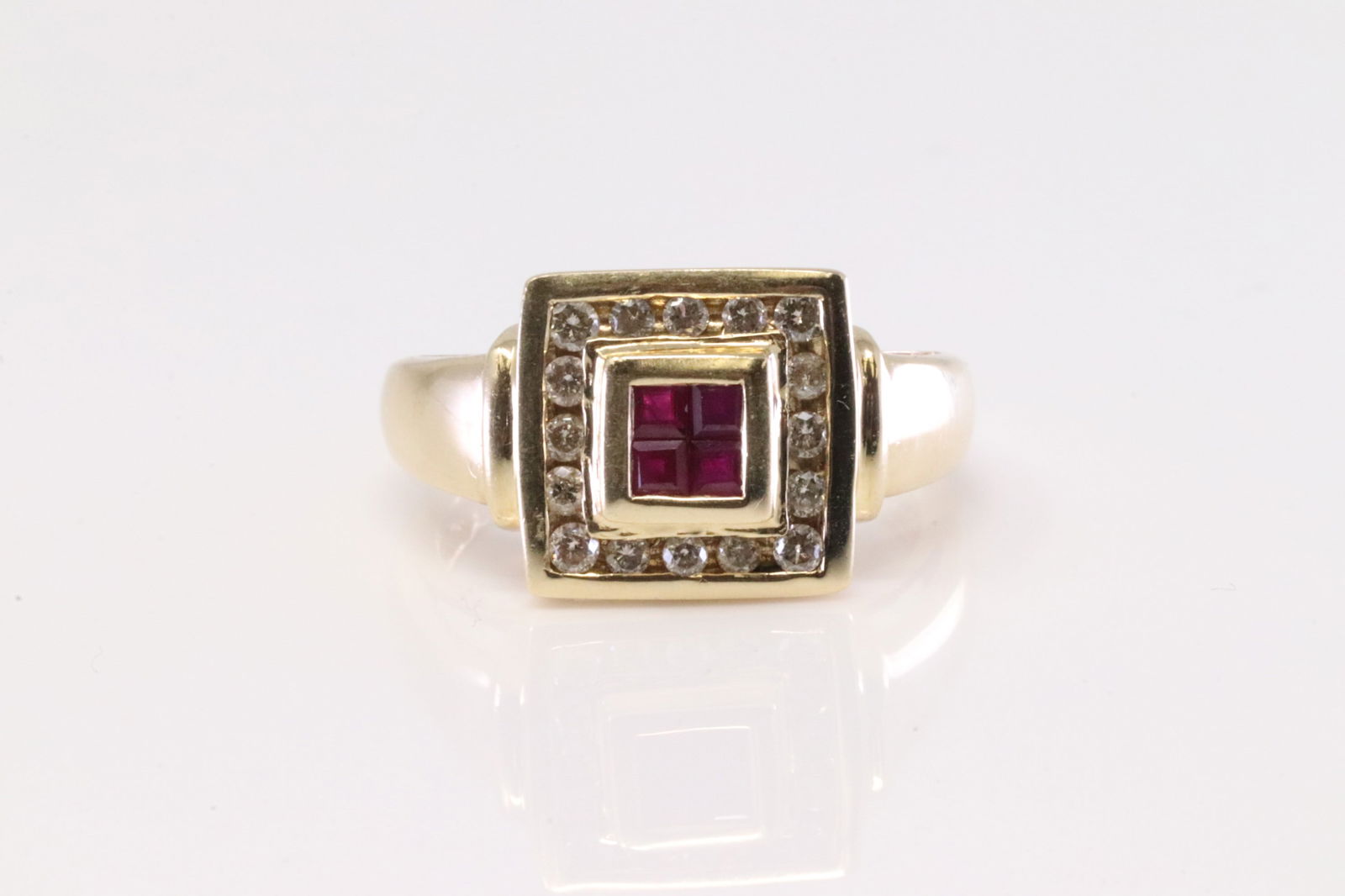 Ruby & Diamond Ring 14Kt. (1 of 4)