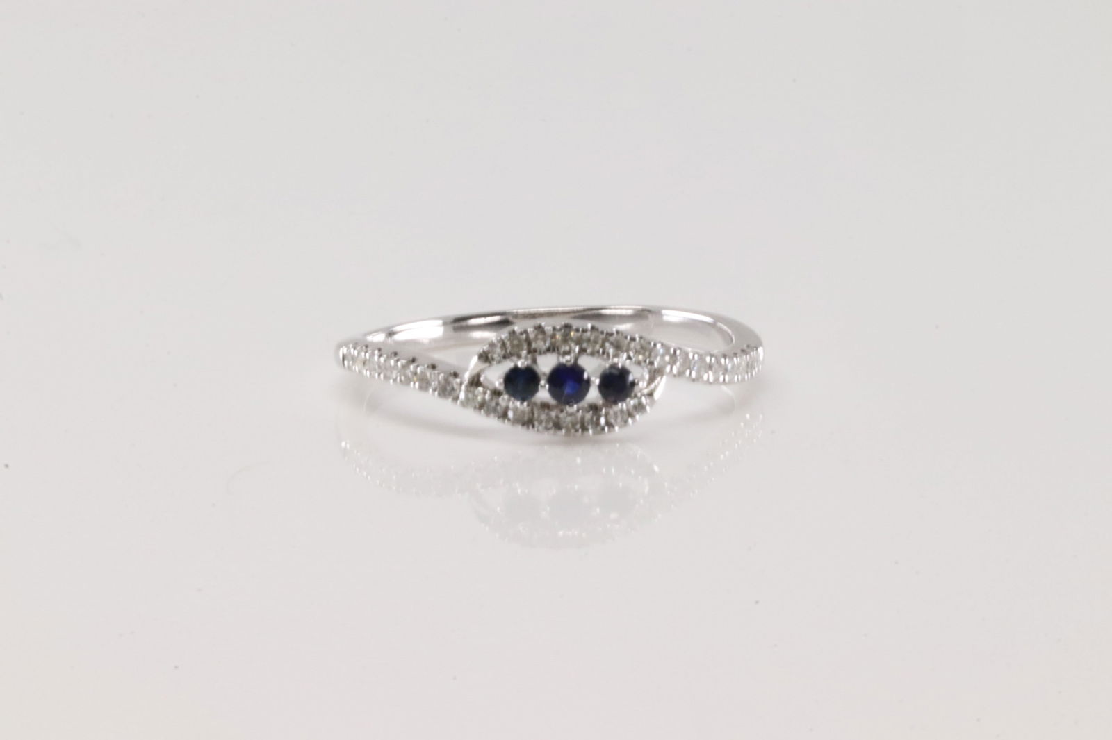 Sapphire & Diamond Ring 10Kt. (1 of 3)
