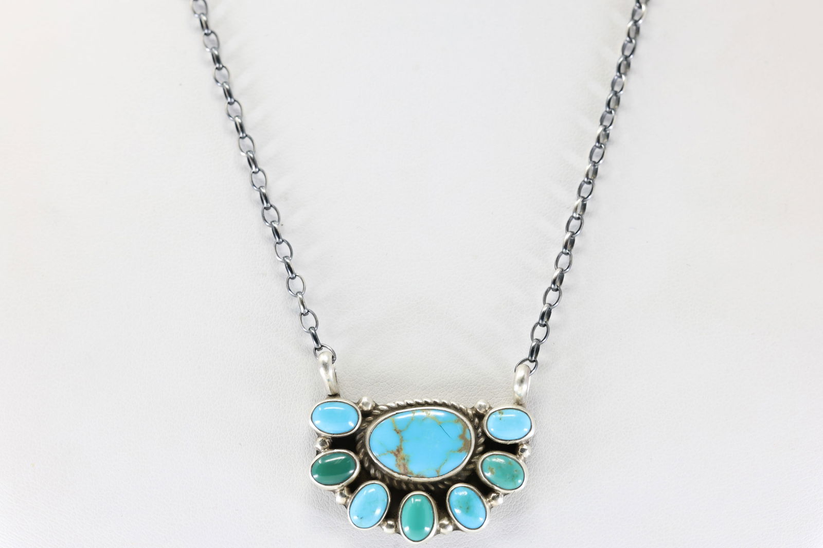 Native America Navajo Sterling Silver Kingman Turquoise Necklace By Geraldine James. (1 of 4)