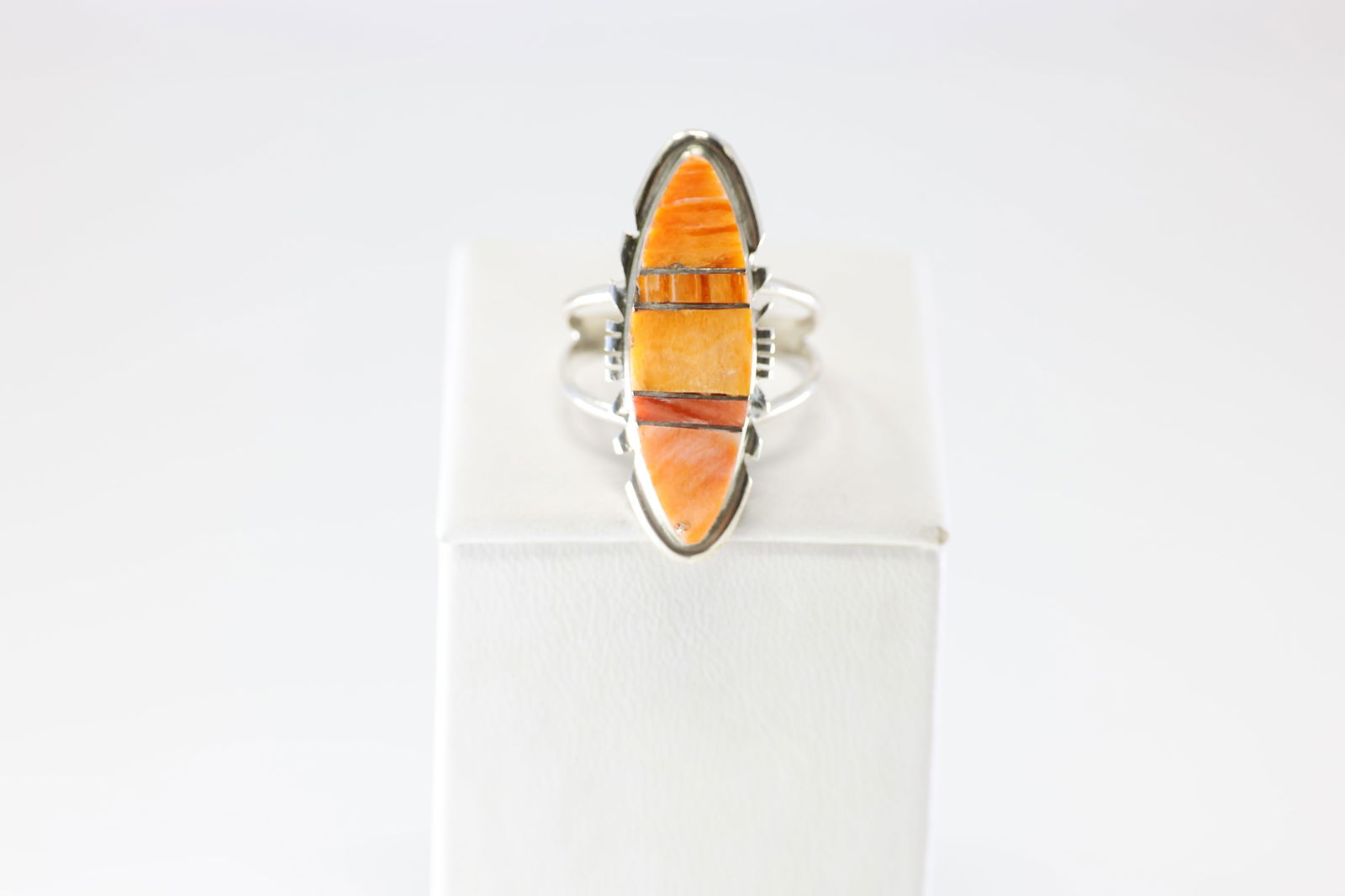 Native America Navajo Sterling Silver Spiny Oyster Inlay Ring BY BE. (1 of 4)
