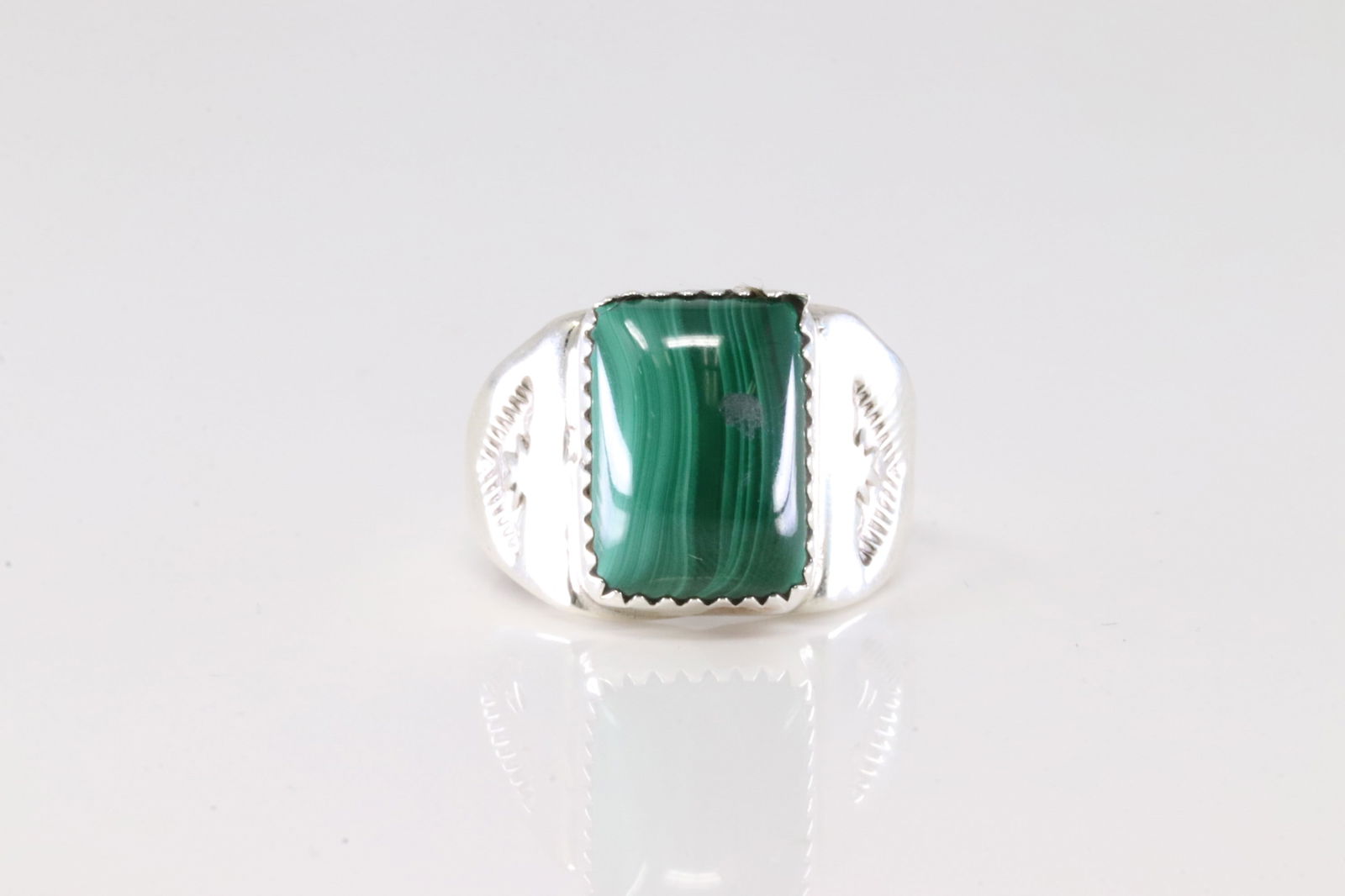 America Sterling Silver Malachite Stone Ring. (1 of 4)