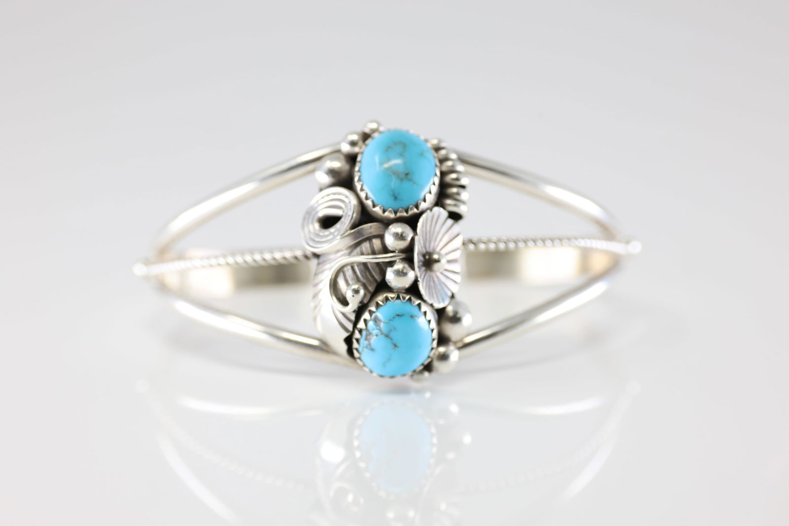 Native America Navajo Sterling Silver Kingman Turquoise Bracelet Cuff By Max Calladitto. (1 of 4)