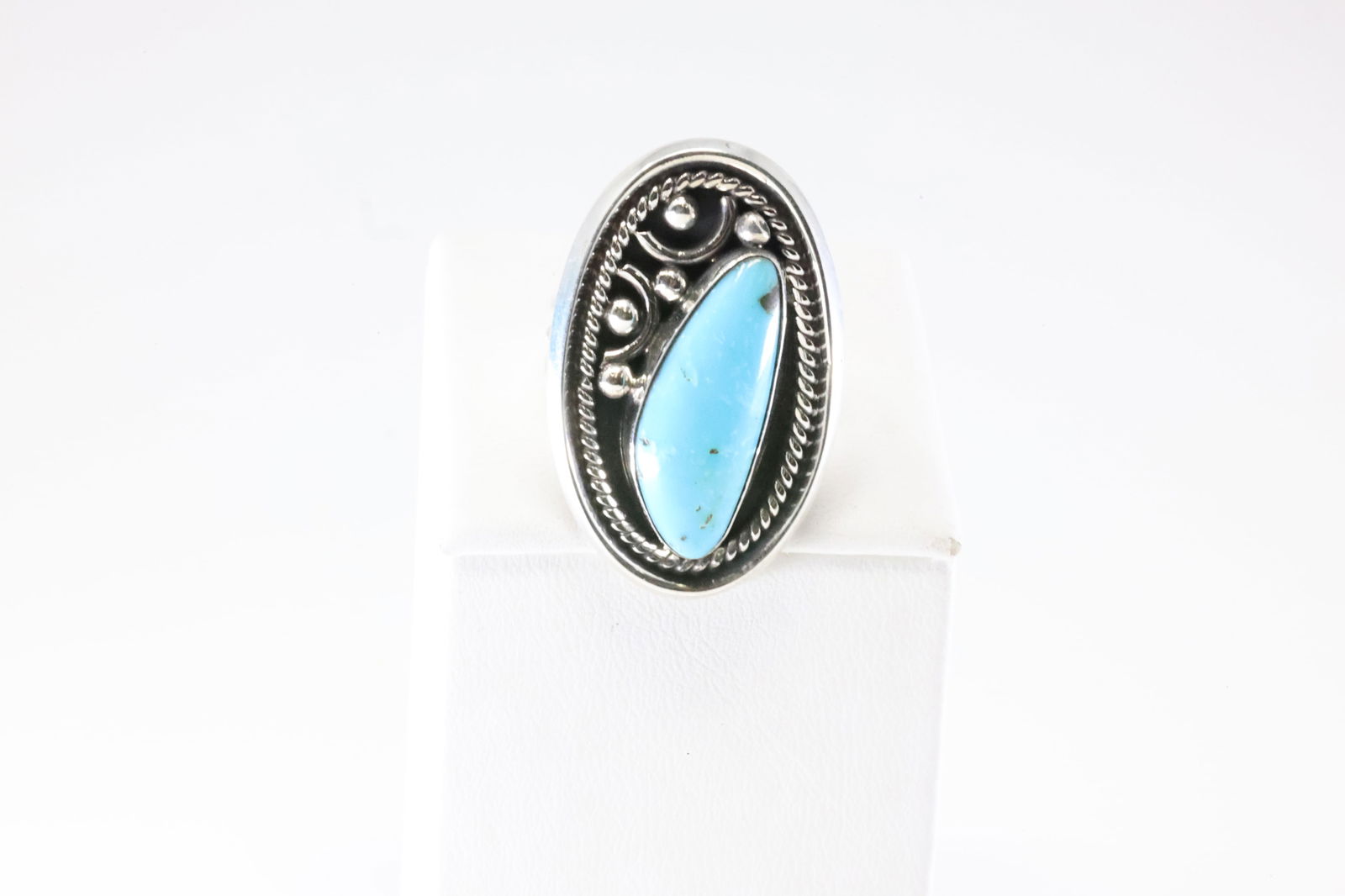 Native America Navajo Sterling Silver Turquoise Ring By Gregg Yazzie. From R.B Company.: This is a Native America Navajo Sterling Silver Turquoise Ring By Gregg Yazzie. From R.B Company. Stamp R.B. Ring Size: 9.00.