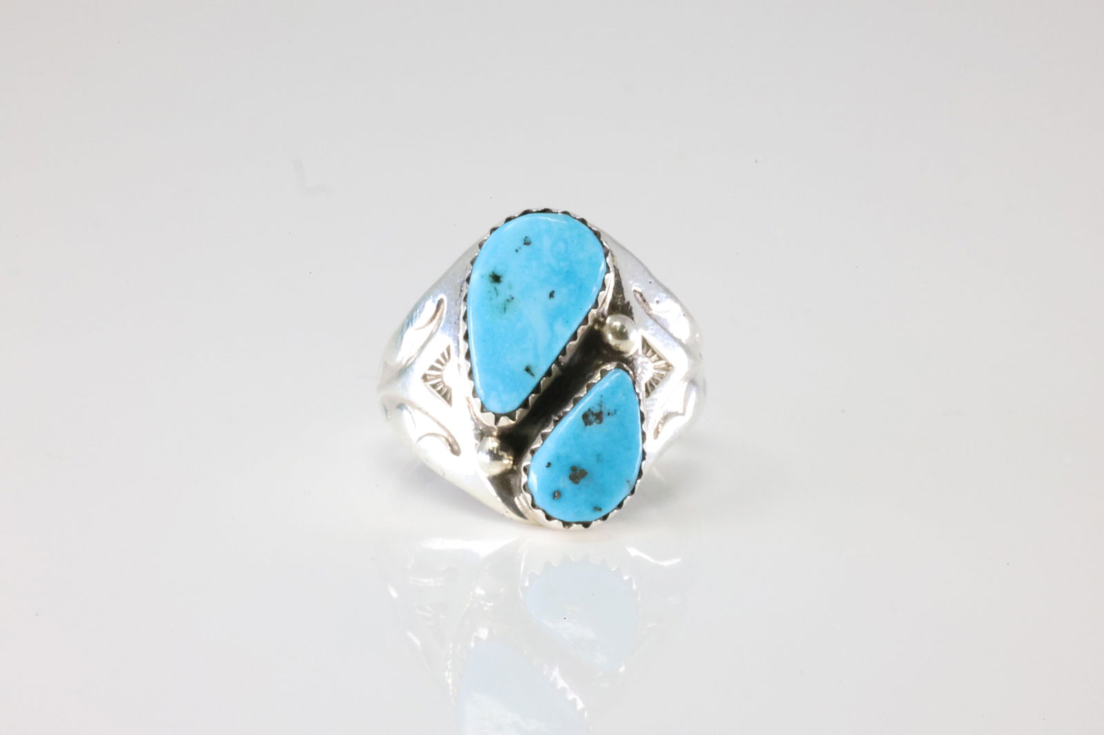 Native America Navajo Sterling Silver Turquoise Ring By ML. (1 of 4)