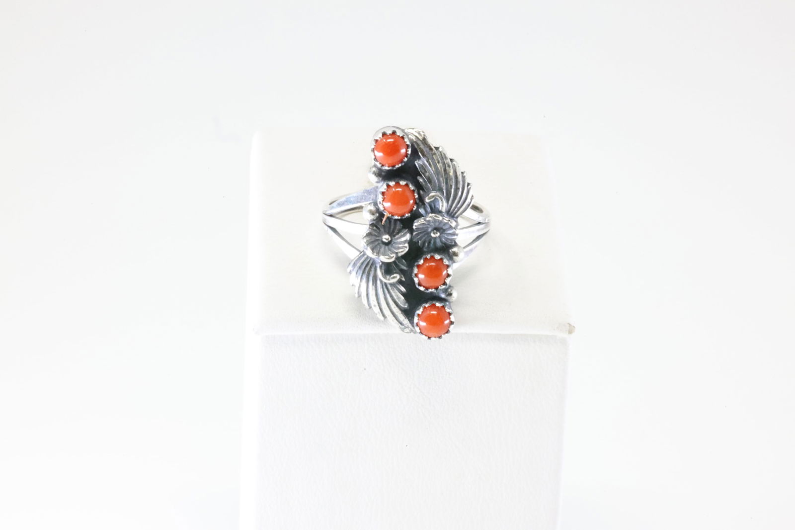 America Sterling Silver Coral Ring Feather.: This is a America Sterling Silver Coral Ring Feather. Ring Size: 8.50.