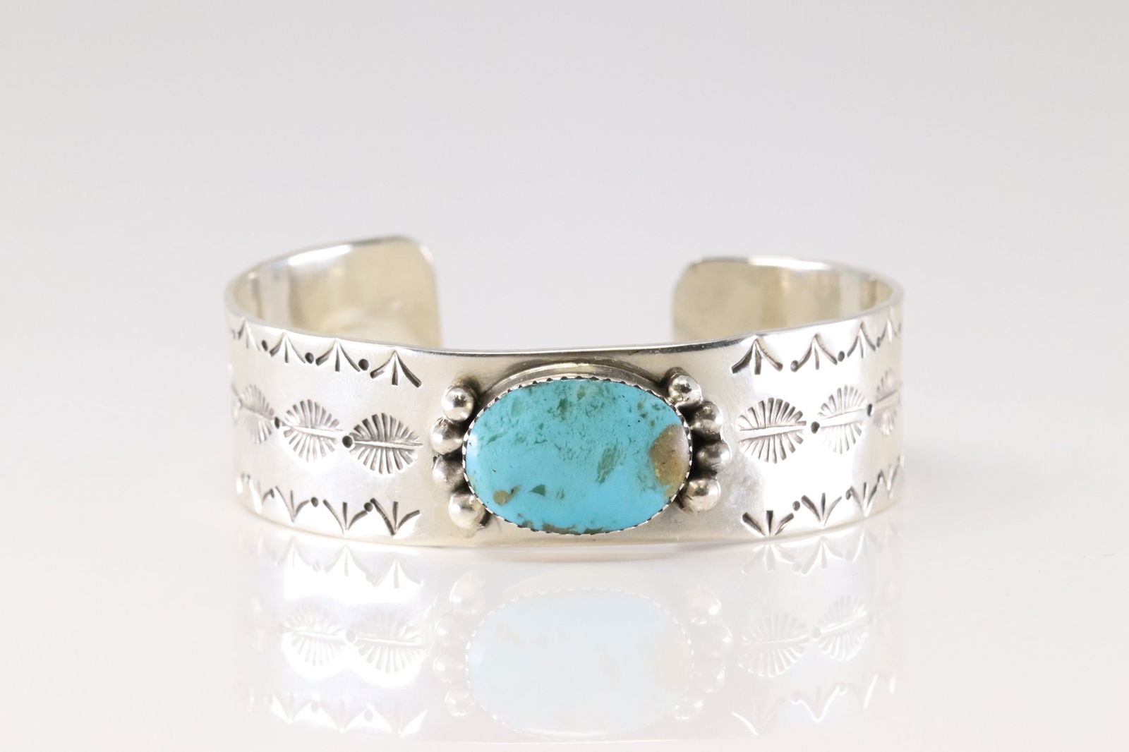 Native America Navajo Sterling Silver Kingman Turquoise Bracelet Cuff By Daniel Dakai. (1 of 4)
