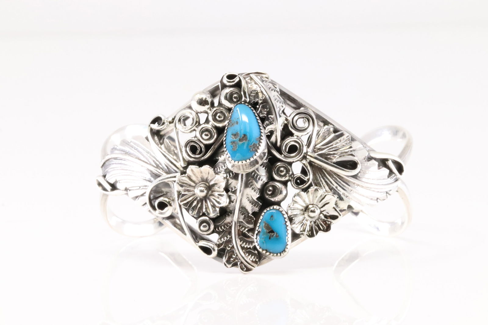 Native America Navajo Sterling Silver Turquoise Bracelet Floral By Harry B.Yazzie.: This is a Native America Navajo Sterling Silver Turquoise Bracelet Floral By Harry B.Yazzie. Stamp HBY.