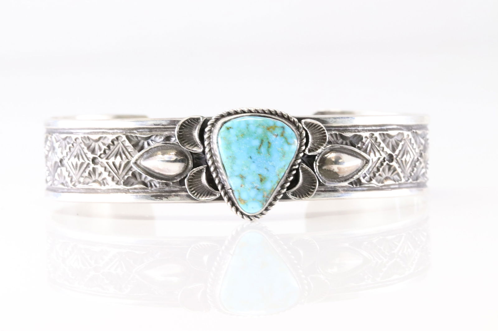 Native America Navajo Sterling Silver Kingman Turquoise Bracelet Cuff By Leonard Maloney. (1 of 4)