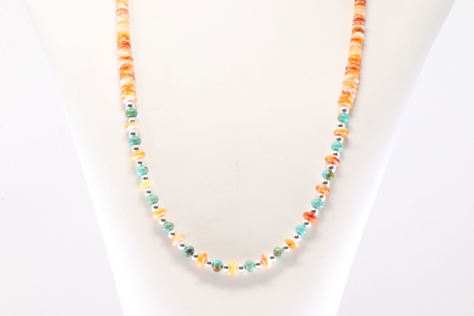 America Sterling Silver Spiny Oyster & Turquoise Pearl Beaded Necklace.: This is a America Sterling Silver Spiny Oyster & Turquoise Pearl Beaded Necklace. Necklace length: 26.00"