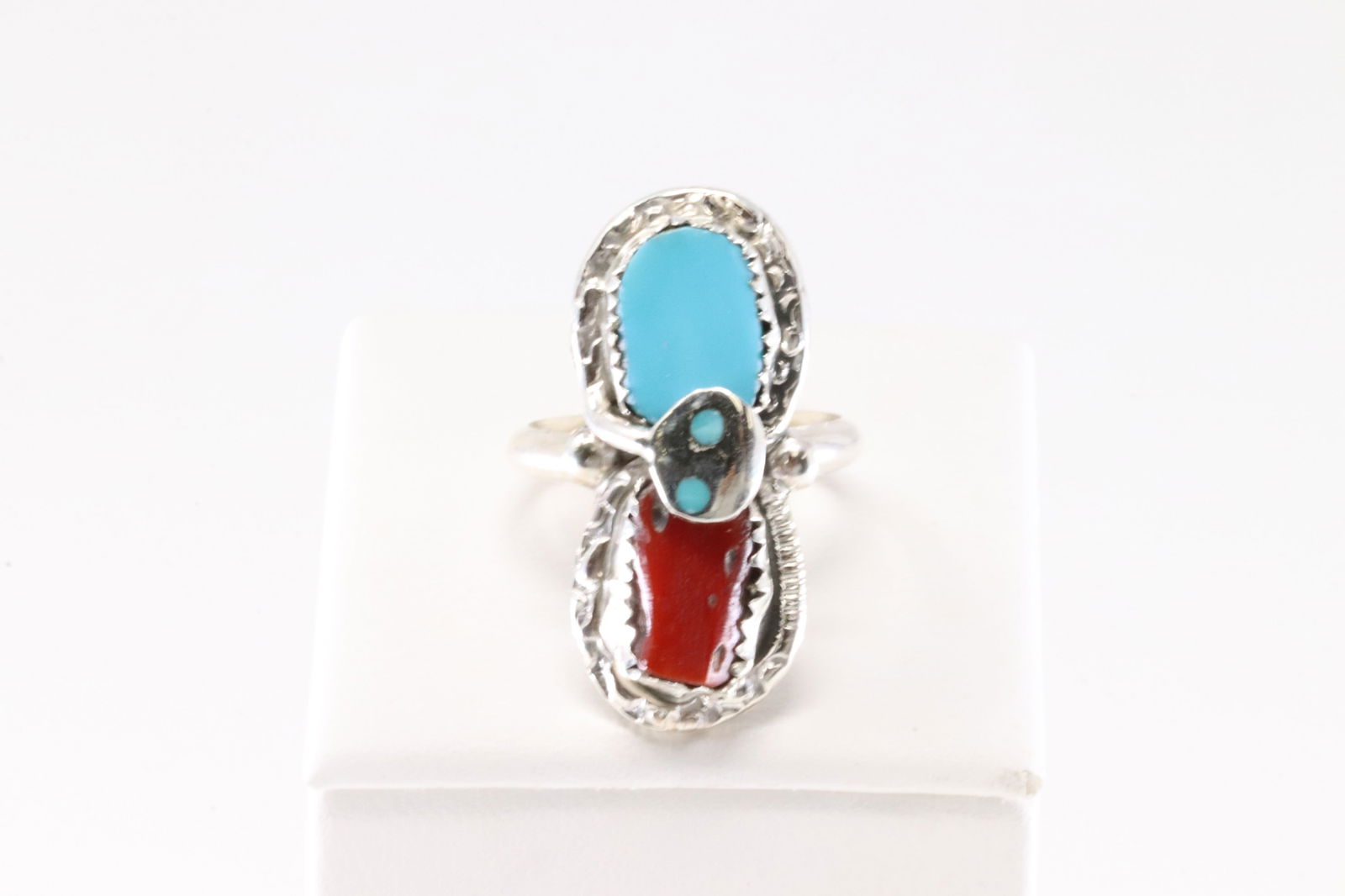 Native America Zuni Sterling Silver Coral & Turquoise Ring By Effie C.: This is a Native America Zuni Sterling Silver Coral & Turquoise Ring By Effie C. Satmp Effie C.Ring size: 6.25.