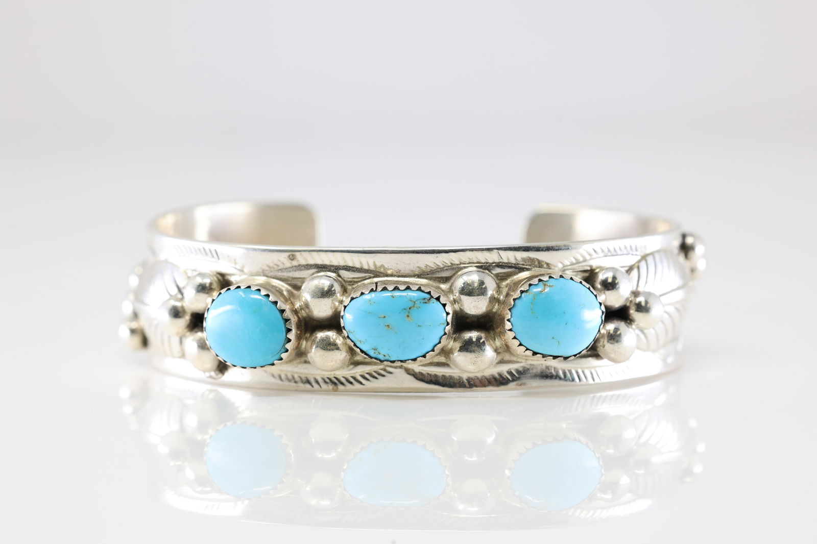 Native America Navajo Sterling Silver Kingman Turquoise Bracelet Cuff By Welbert Meyer.: This is a Native America Navajo Sterling Silver Kingman Turquoise Bracelet Cuff By Welbert Meyer. Stamp WM.