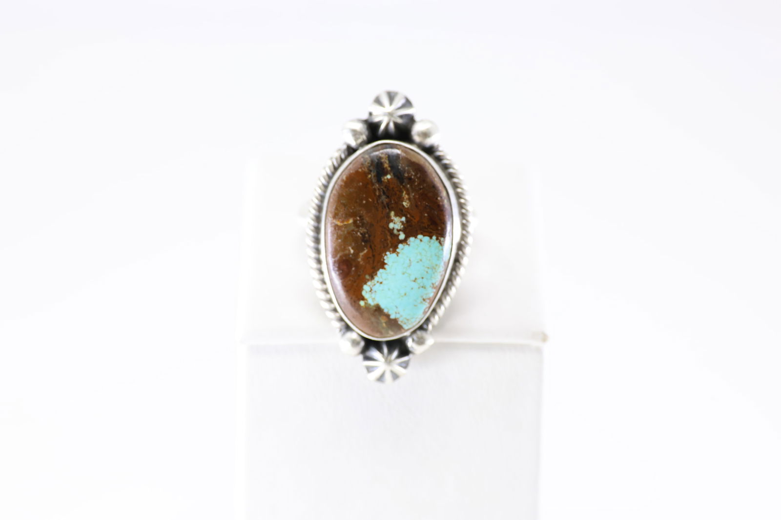 Native America Navajo Sterling Silver Turquoise Ring By Dixon.: This is a Native America Navajo Sterling Silver Turquoise Ring By Dixon. Stamp Dixon. Ring Size: 9.00.