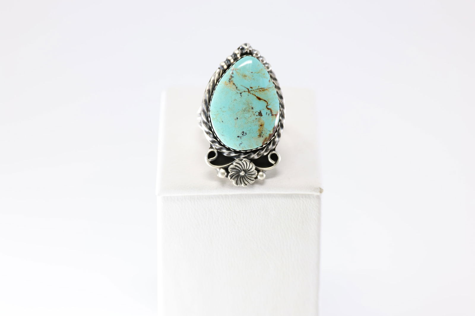 Native America Navajo Sterling Silver Turquoise Ring By D.: This is a Native America Navajo Sterling Silver Turquoise Ring By D. Stamp D. Ring Size: 7.00.