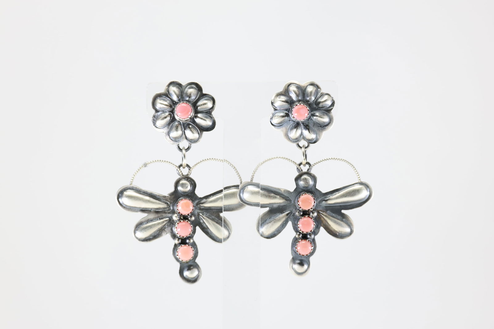 Native America Navajo Sterling Silver Pink Conch Dragonfly Post Dangling Earring's By G.T.Y.: This is a Native America Navajo Sterling Silver Pink Conch Dragonfly Post Dangling Earring's By G.T.Y. Stamp G.T.Y.