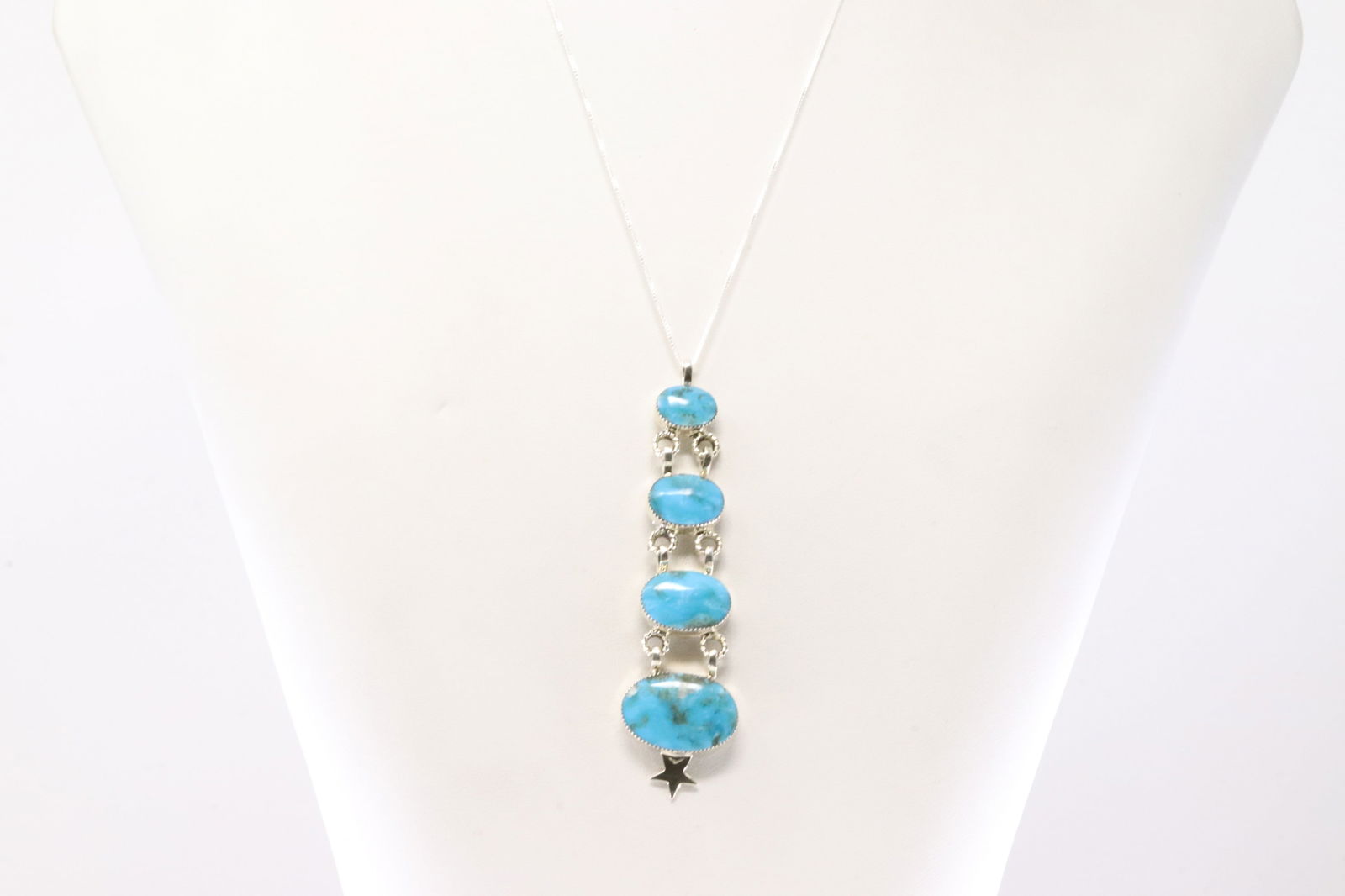 America Sterling Silver Turquoise Necklace.: This is a America Sterling Silver Turquoise Necklace. Necklace Length: 18.00.