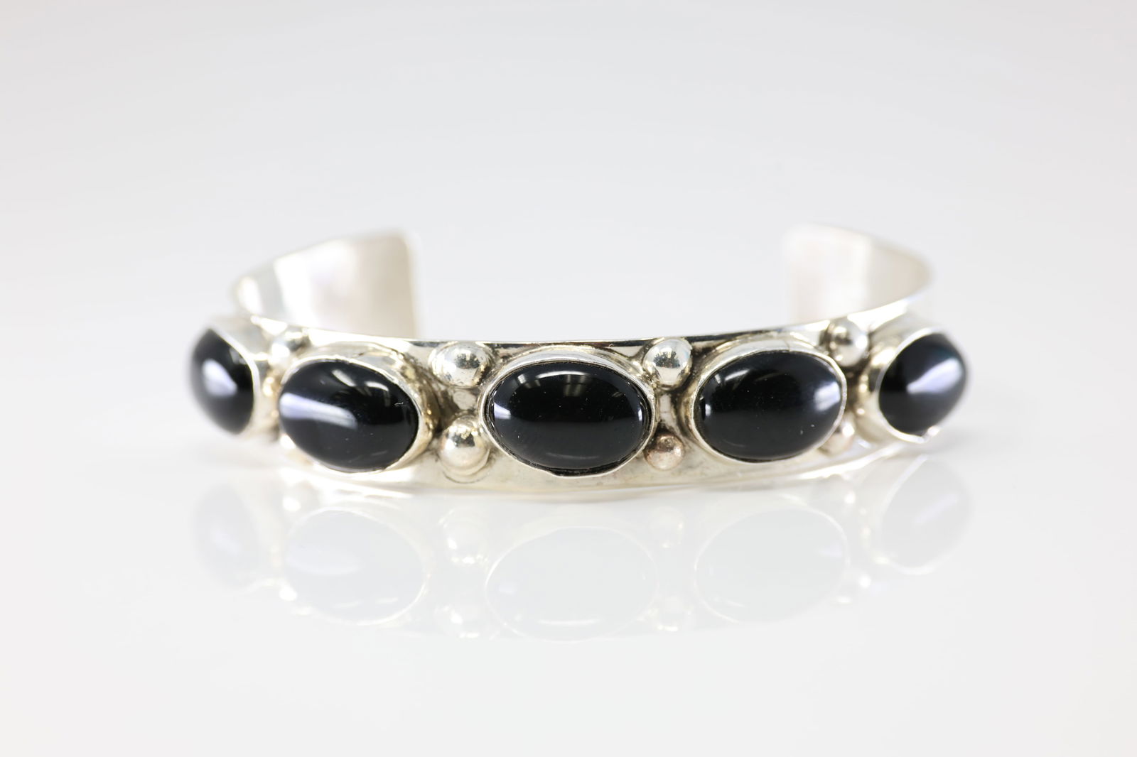 Native America Zuni Sterling Silver Black Onyx Bracelet Cuff By Jude Candelaria. (1 of 4)