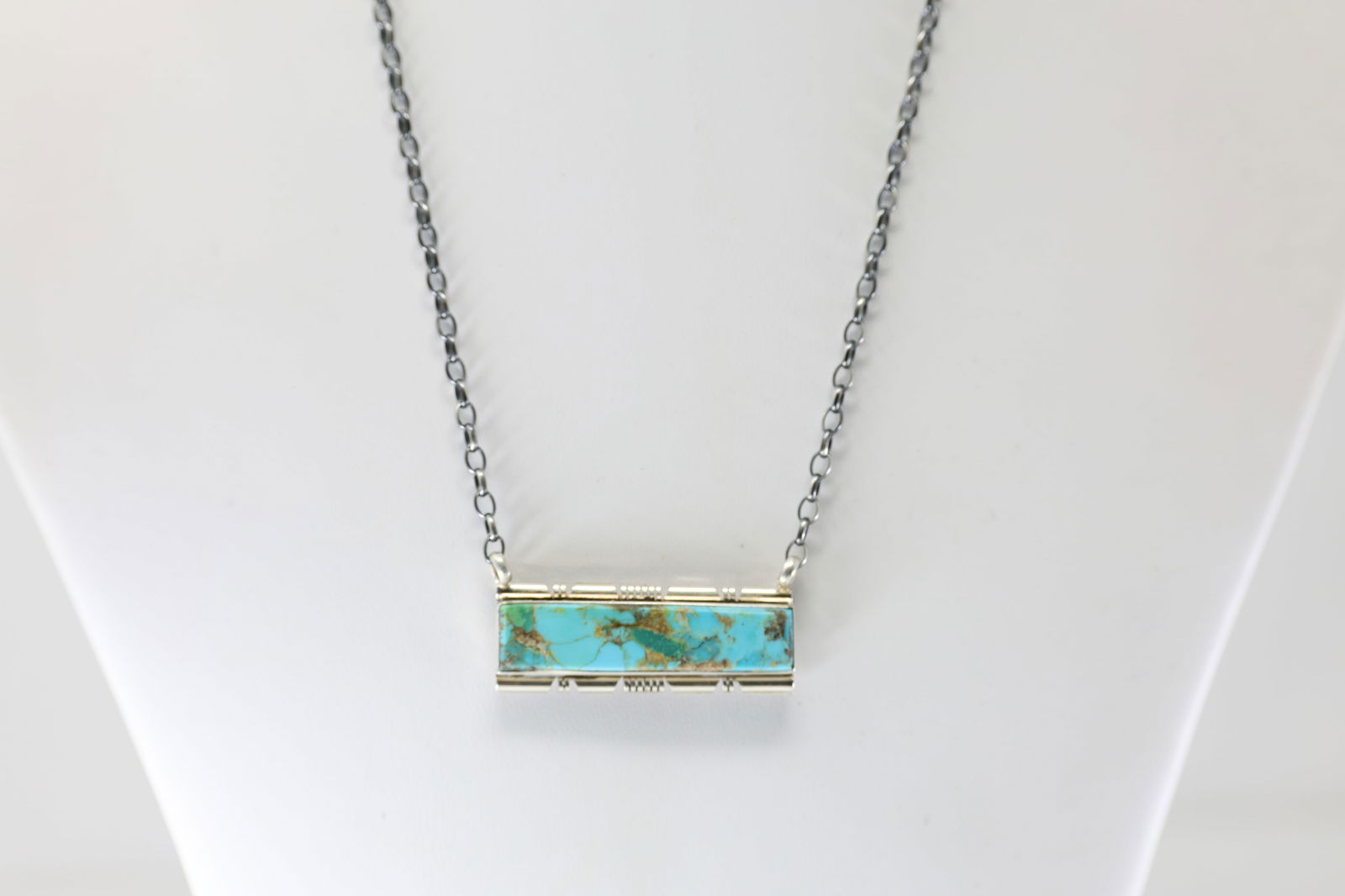 Native America Navajo Sterling Silver Kingman Turquoise Necklace By Steve Francisco.: This is a Native America Navajo Sterling Silver Kingman Turquoise Necklace By Steve Francisco. Stamp SF. Necklace Length: 16.00.