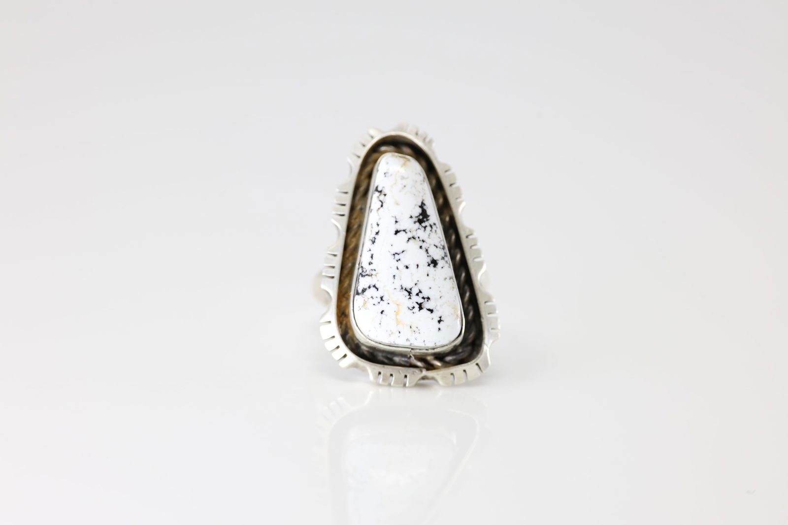 America Sterling Silver White Buffalo Ring. (1 of 4)