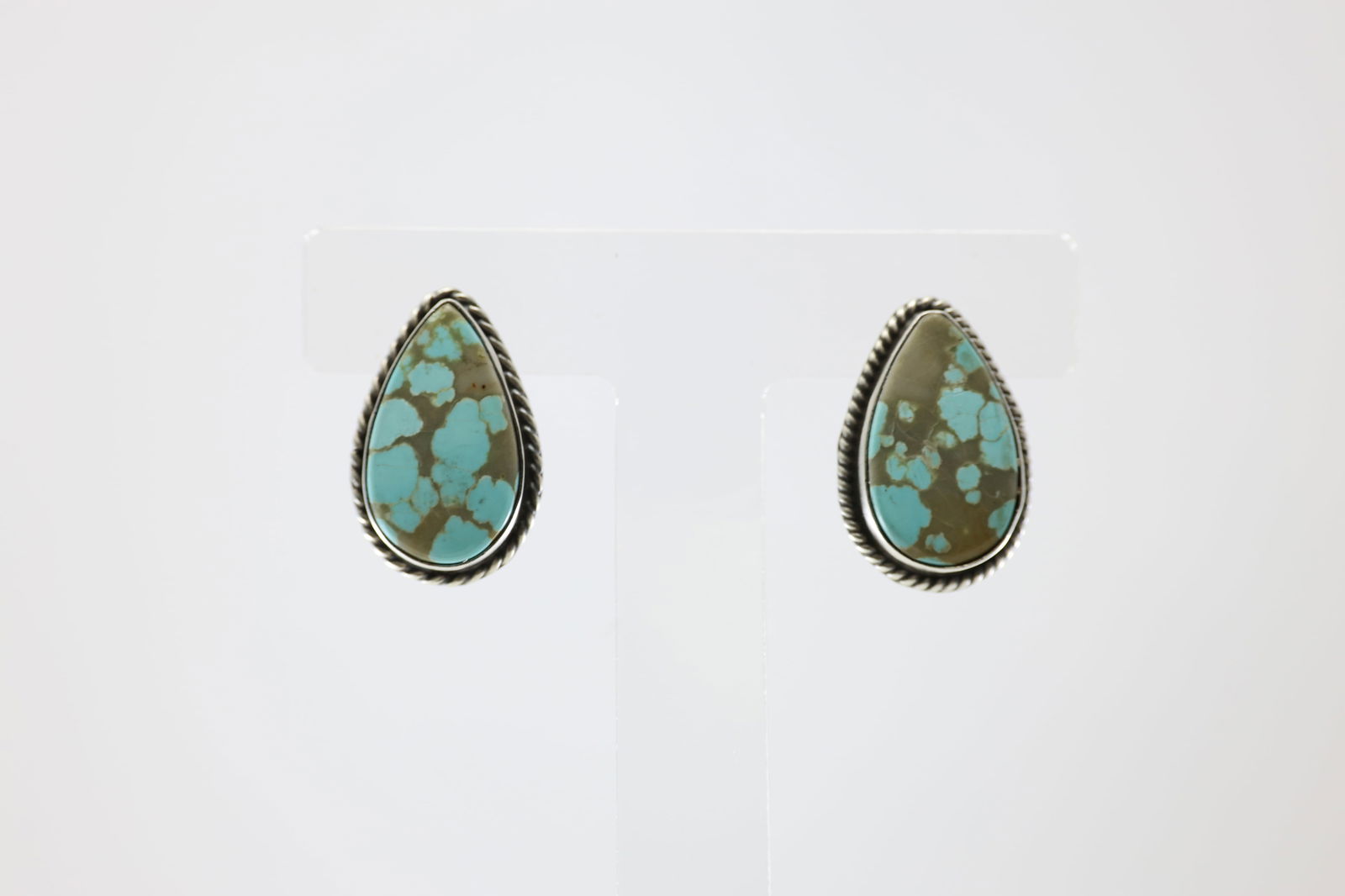 Native America Navajo Sterling Silver Number 8 Turquoise Post Earring's By Elouise Kee.: This is a Native America Navajo Sterling Silver Number 8 Turquoise Post Earring's By Elouise Kee. Stamp EK.