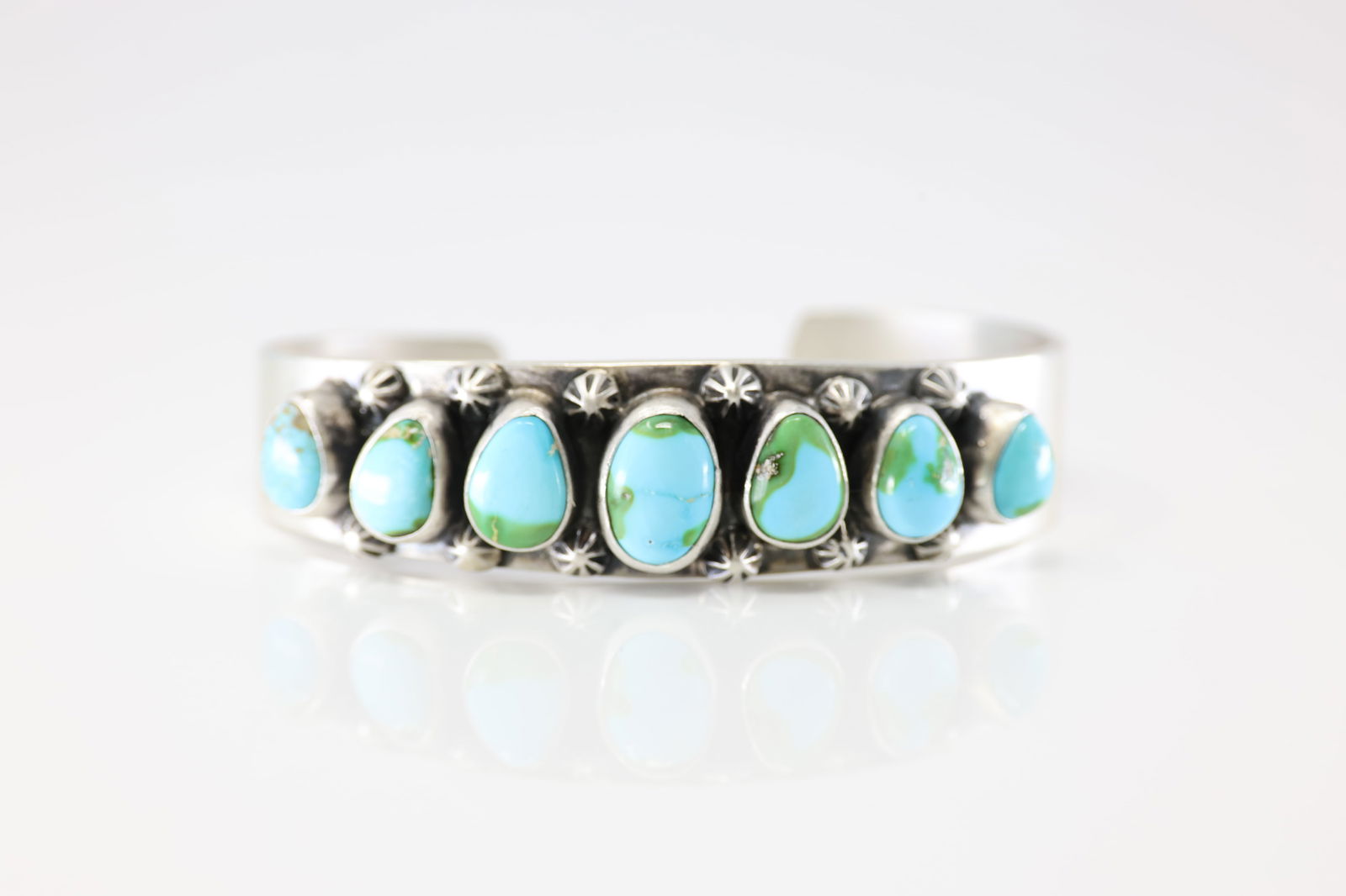 Native America Navajo Sterling Silver Sonora Gold Bracelet Cuff By Bobby Johnson.: This is a Native America Navajo Sterling Silver Sonora Gold Bracelet Cuff By Bobby Johnson. Stamp Bobby Johnson.