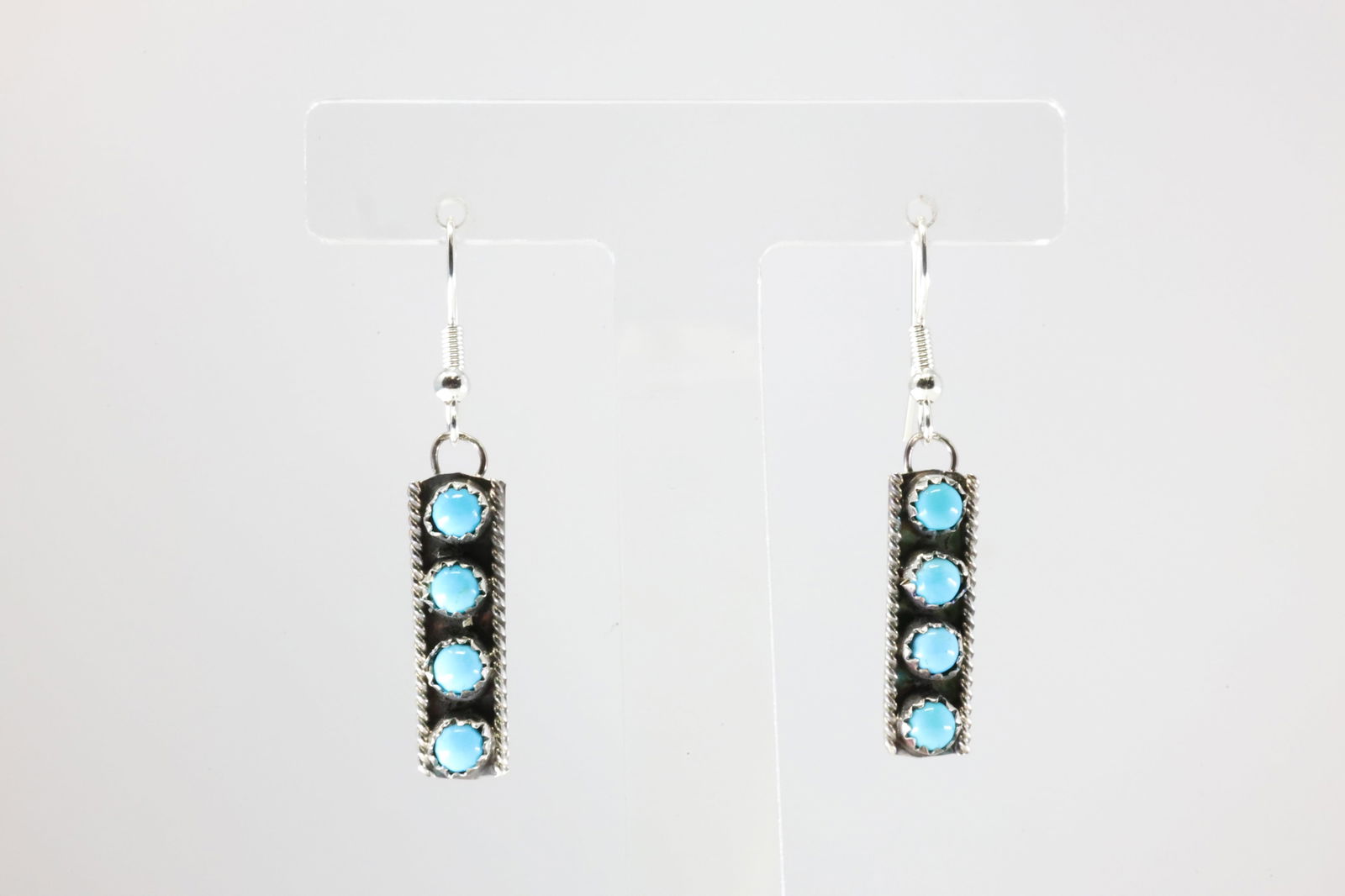 America Sterling Silver Dangling Earring's.: This is a America Sterling Silver Dangling Earring's.