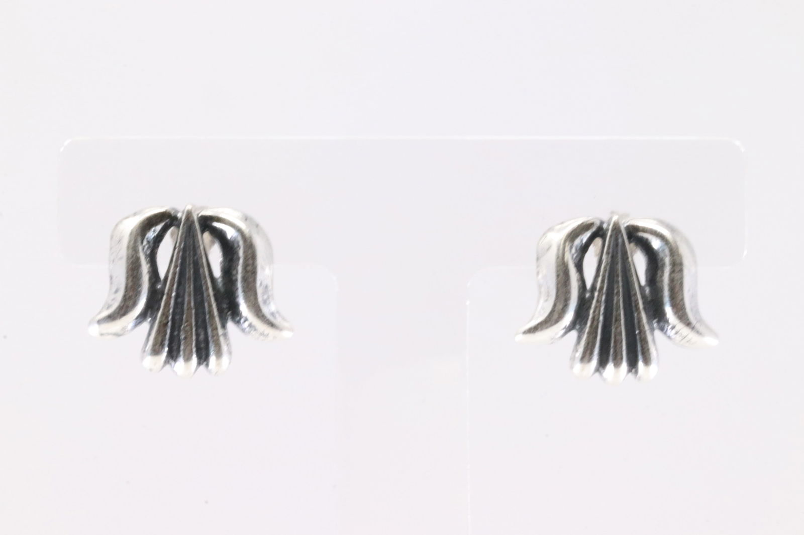 America Sterling Silver Solid Post Earring's.: This is a America Sterling Silver Solid Post Earring's.