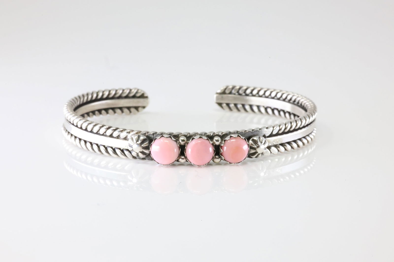 Native America Navajo Sterling Silver Pink Conch Bracelet Cuff By R King.: This is a Native America Navajo Sterling Silver Pink Conch Bracelet Cuff By R King. Stamp R King.