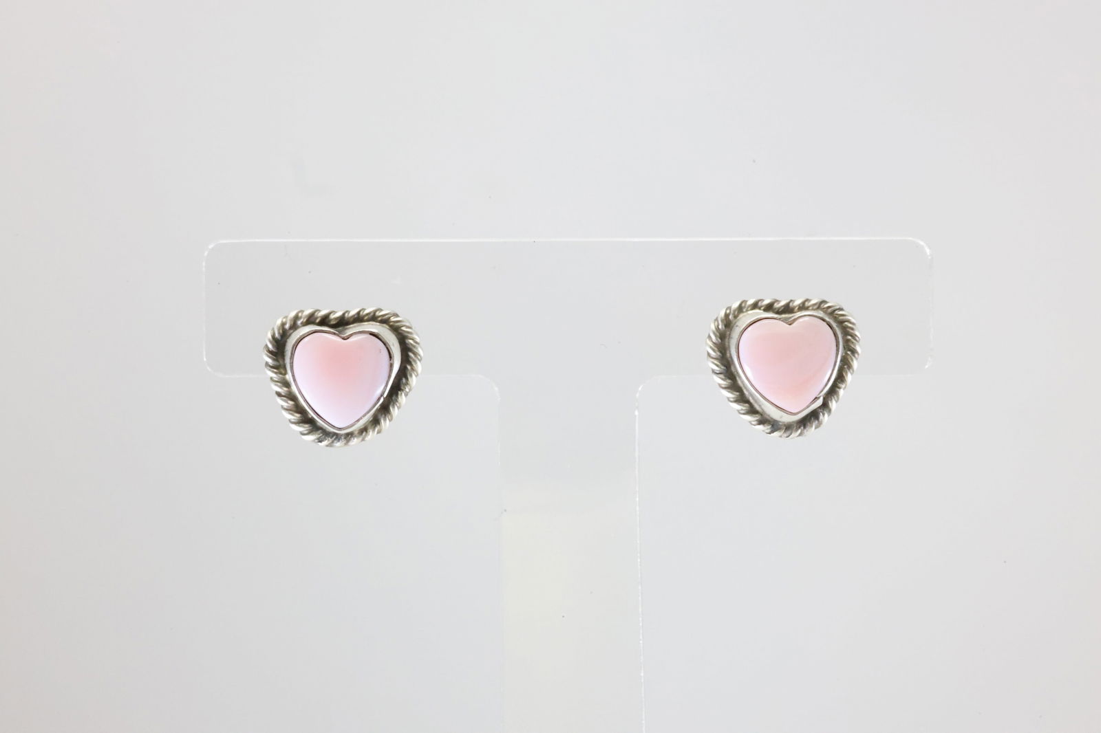Native America Navajo Sterling Silver Pink Conch Heart Post Earring's By L.C.: This is a Native America Navajo Sterling Silver Pink Conch Heart Post Earring's By L.C. Stamp L.C.