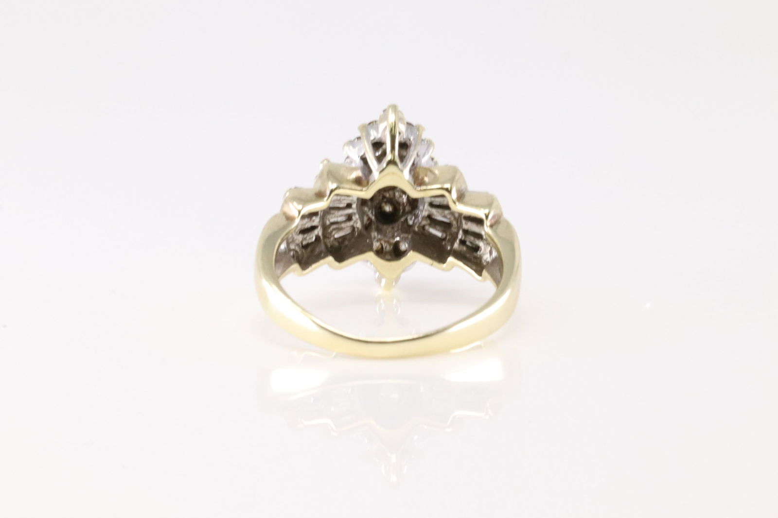 Diamond Ring 10Kt. - 4