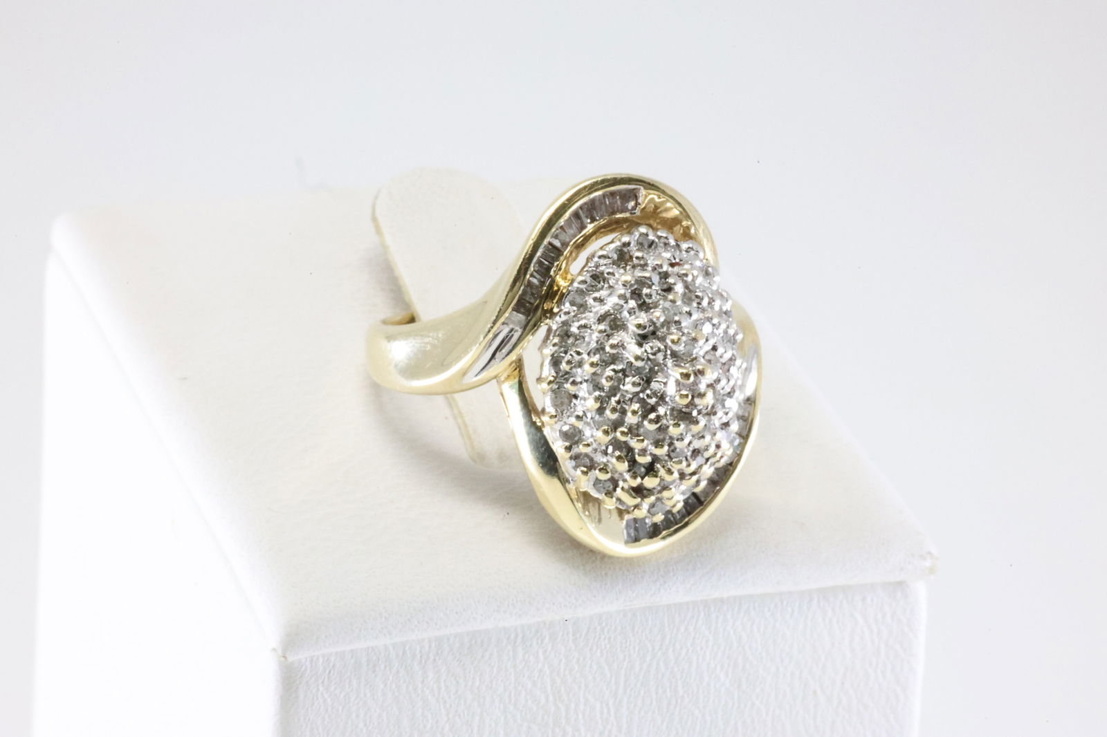 Diamond Ring 10Kt. - 2