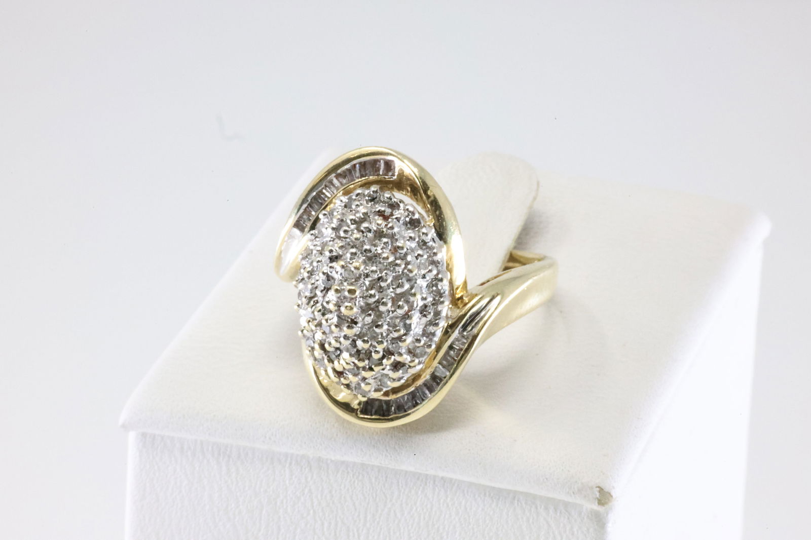 Diamond Ring 10Kt. - 3