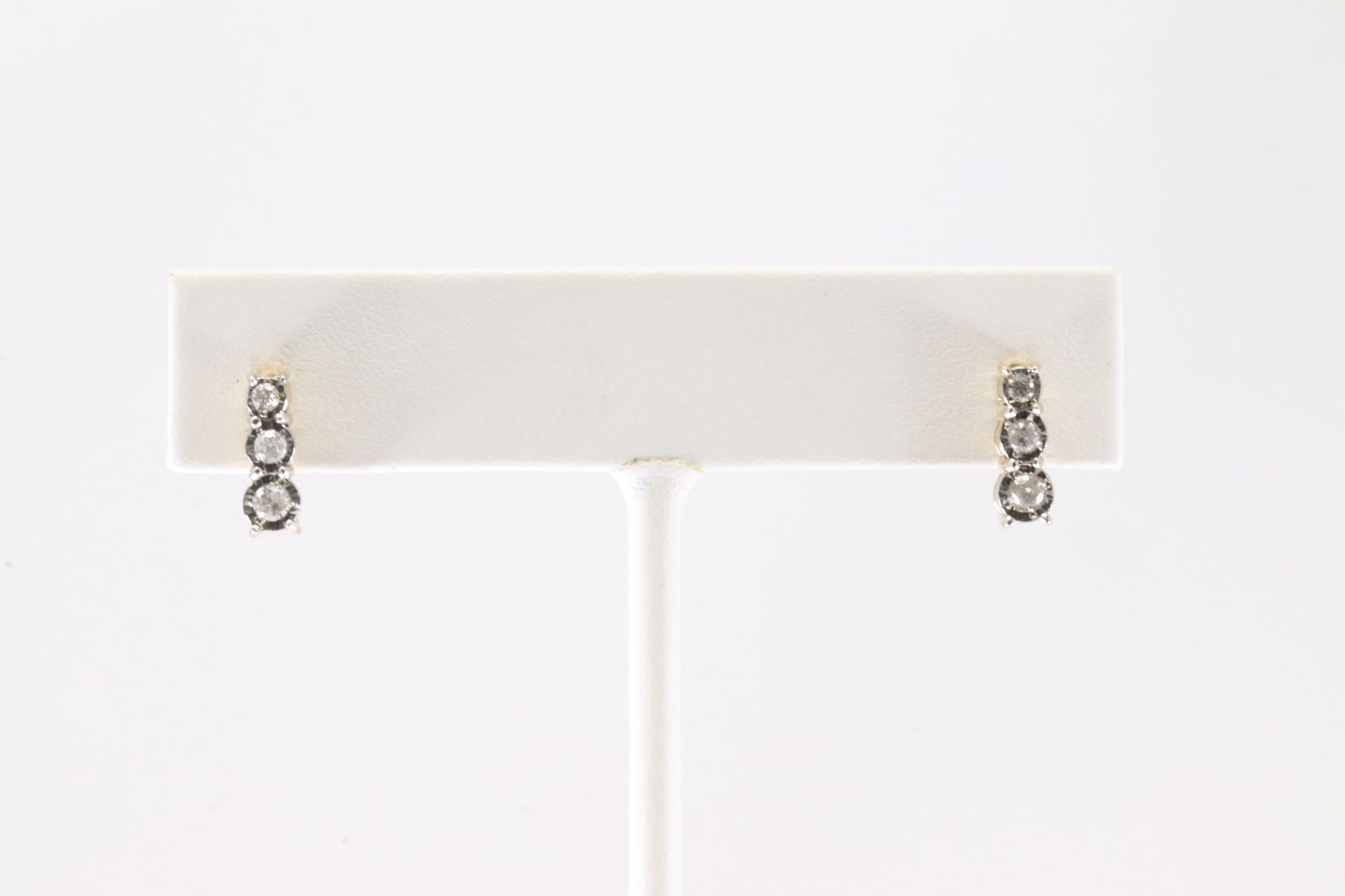 Diamond Stud Earring 10Kt. (1 of 3)